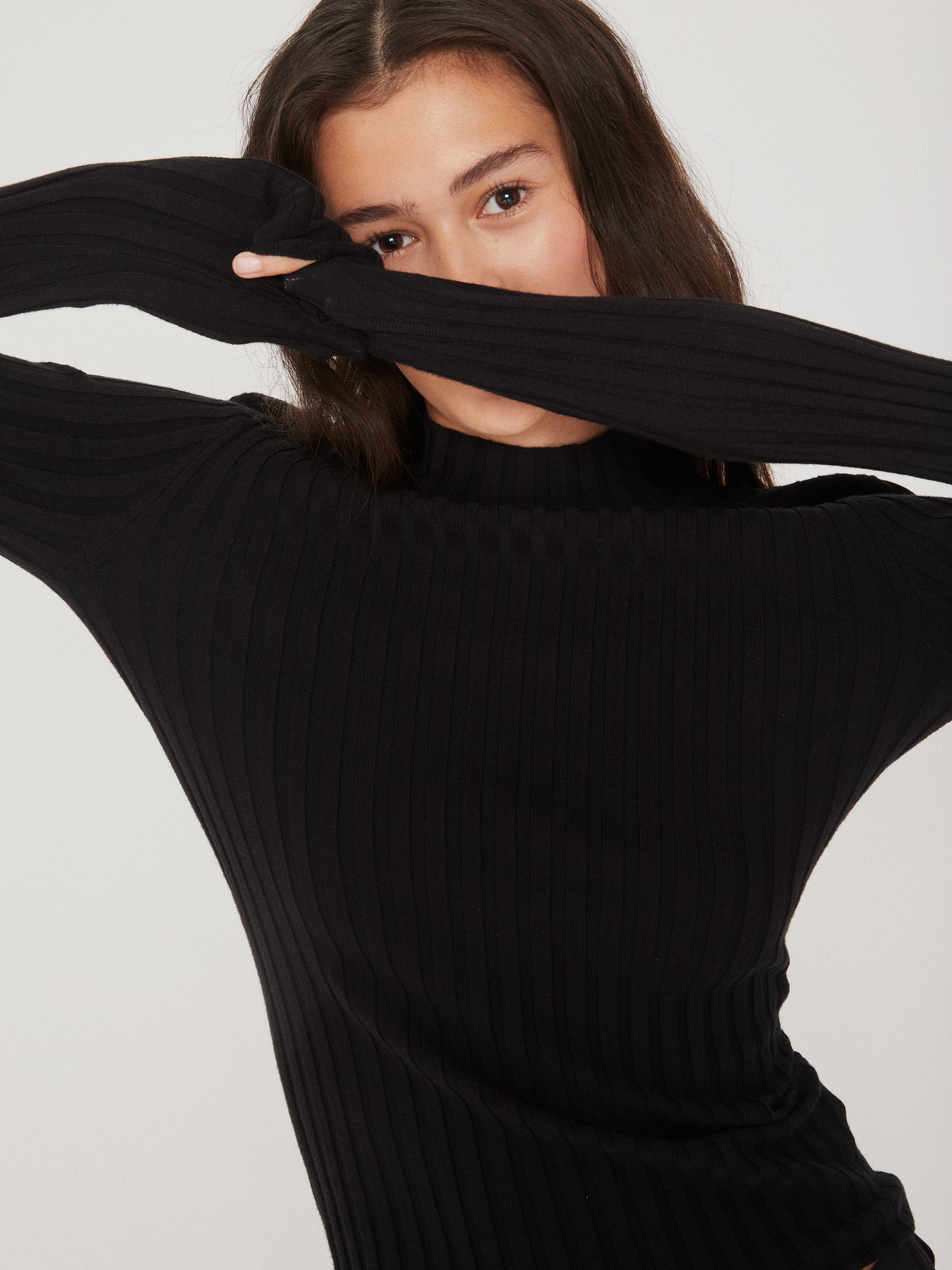 Magen_Black_Model_2
