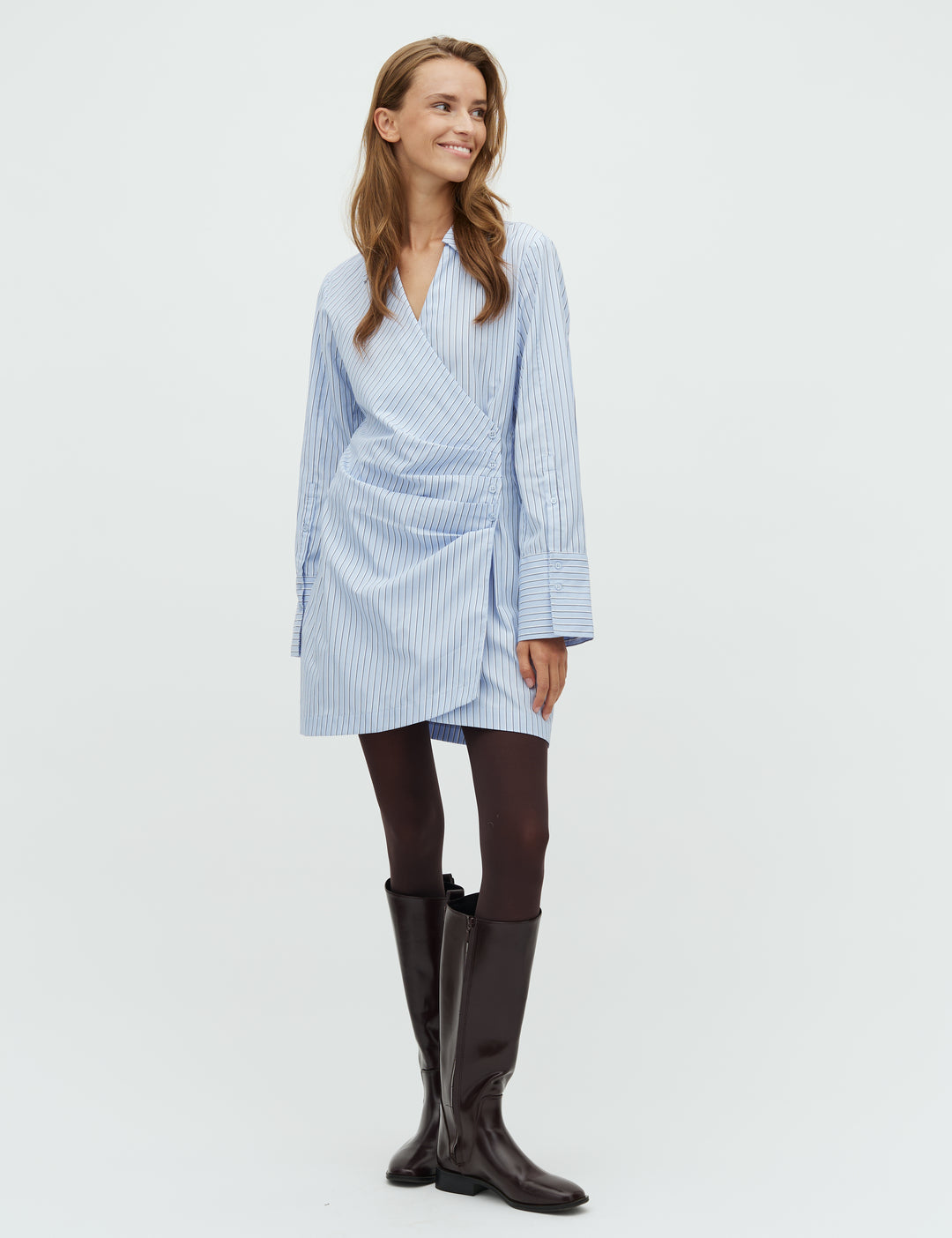 Saffira-M_Blue Navy Stripe_Model_0