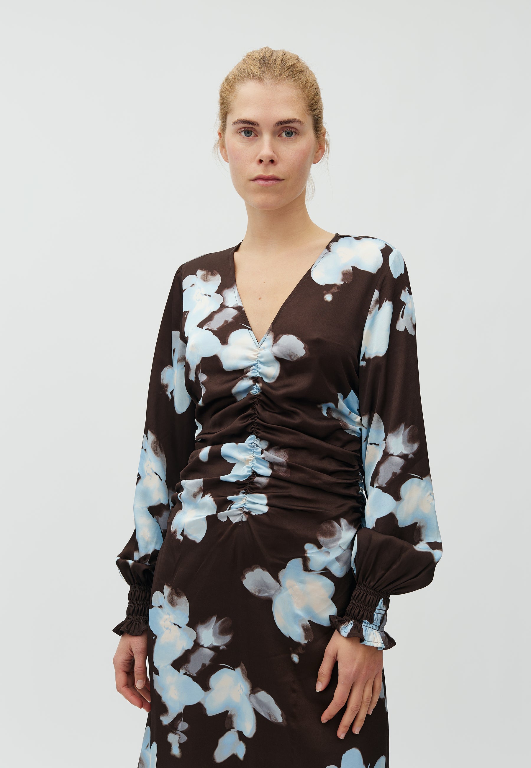 Tadema-M_Big Flower Paint_Model_3
