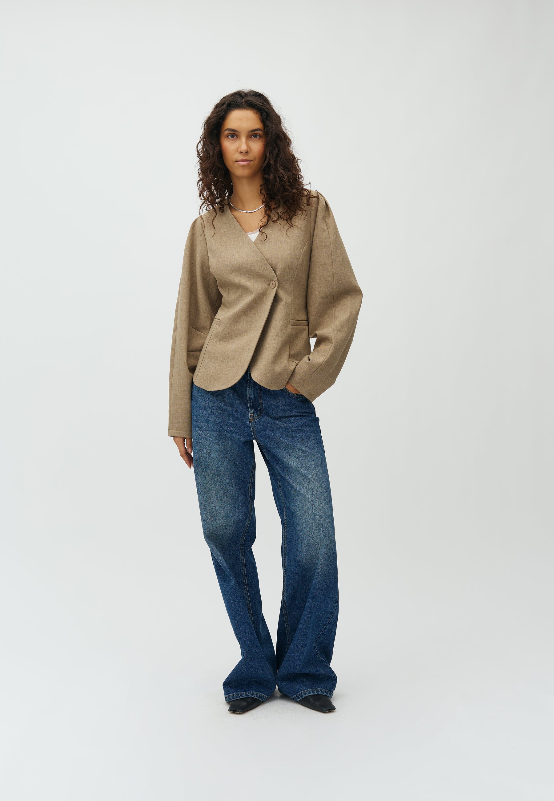 Diane-M_Falcon Melange_Model_0