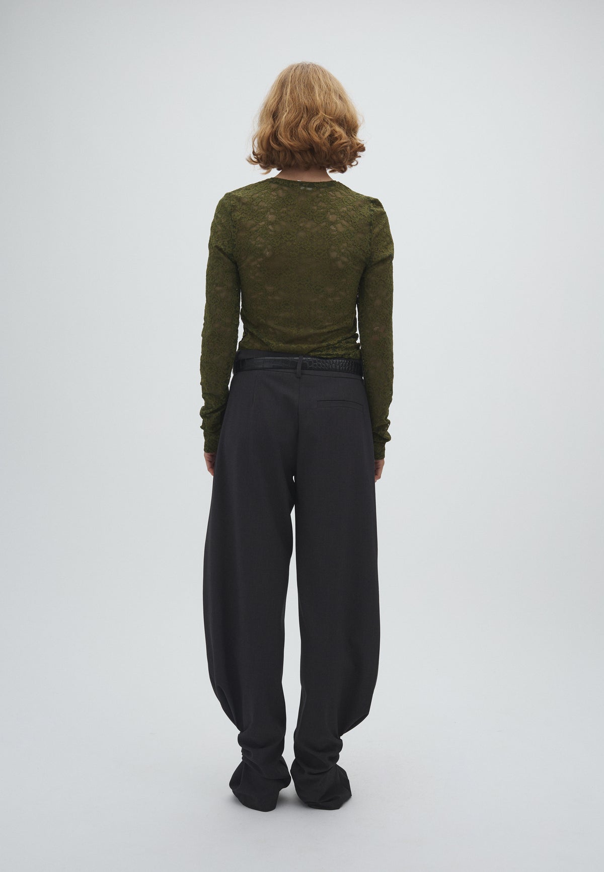 Raine-M_Smoked Olive_Model_4