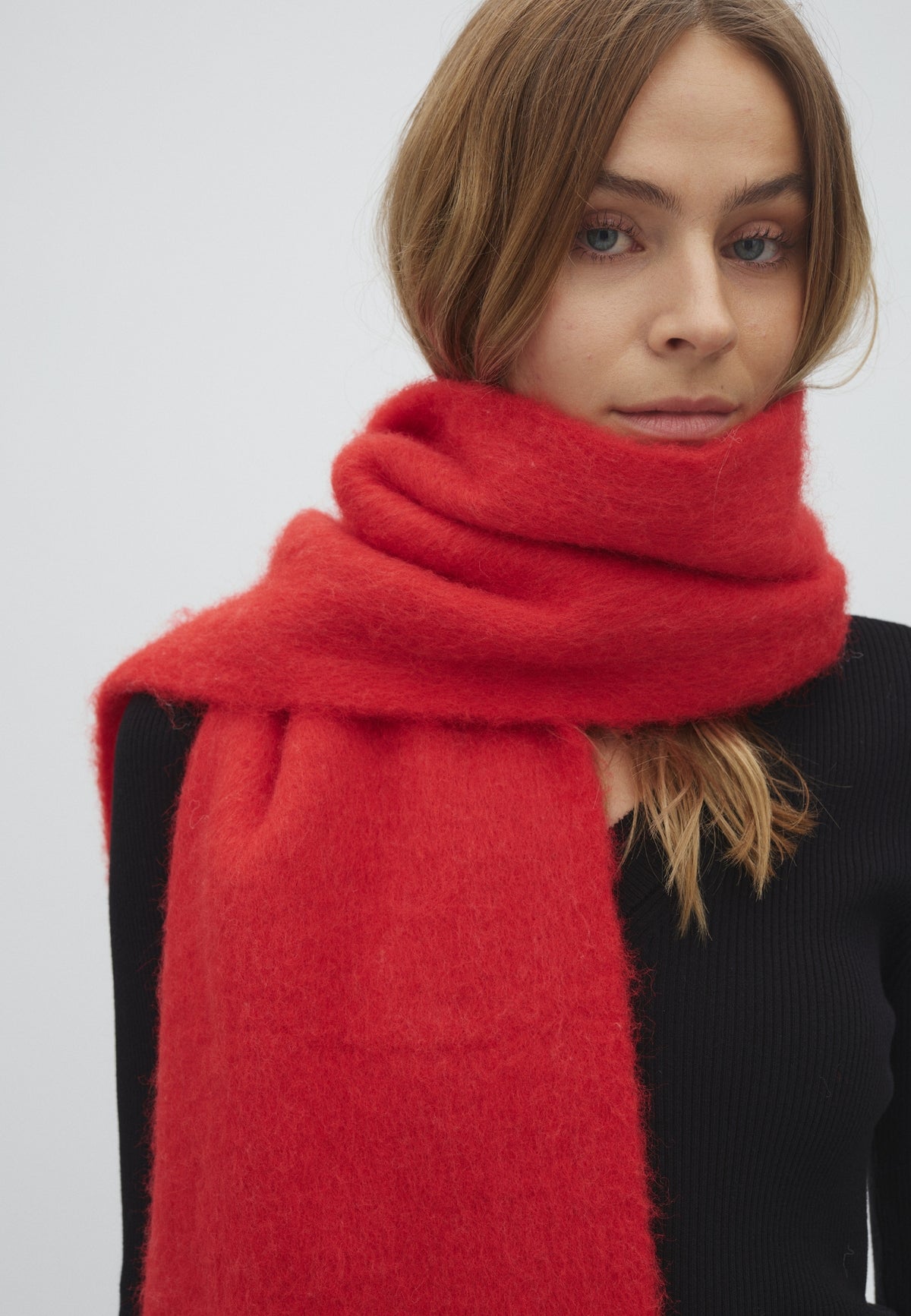 Mayliea-M_Red Aura_Model_1