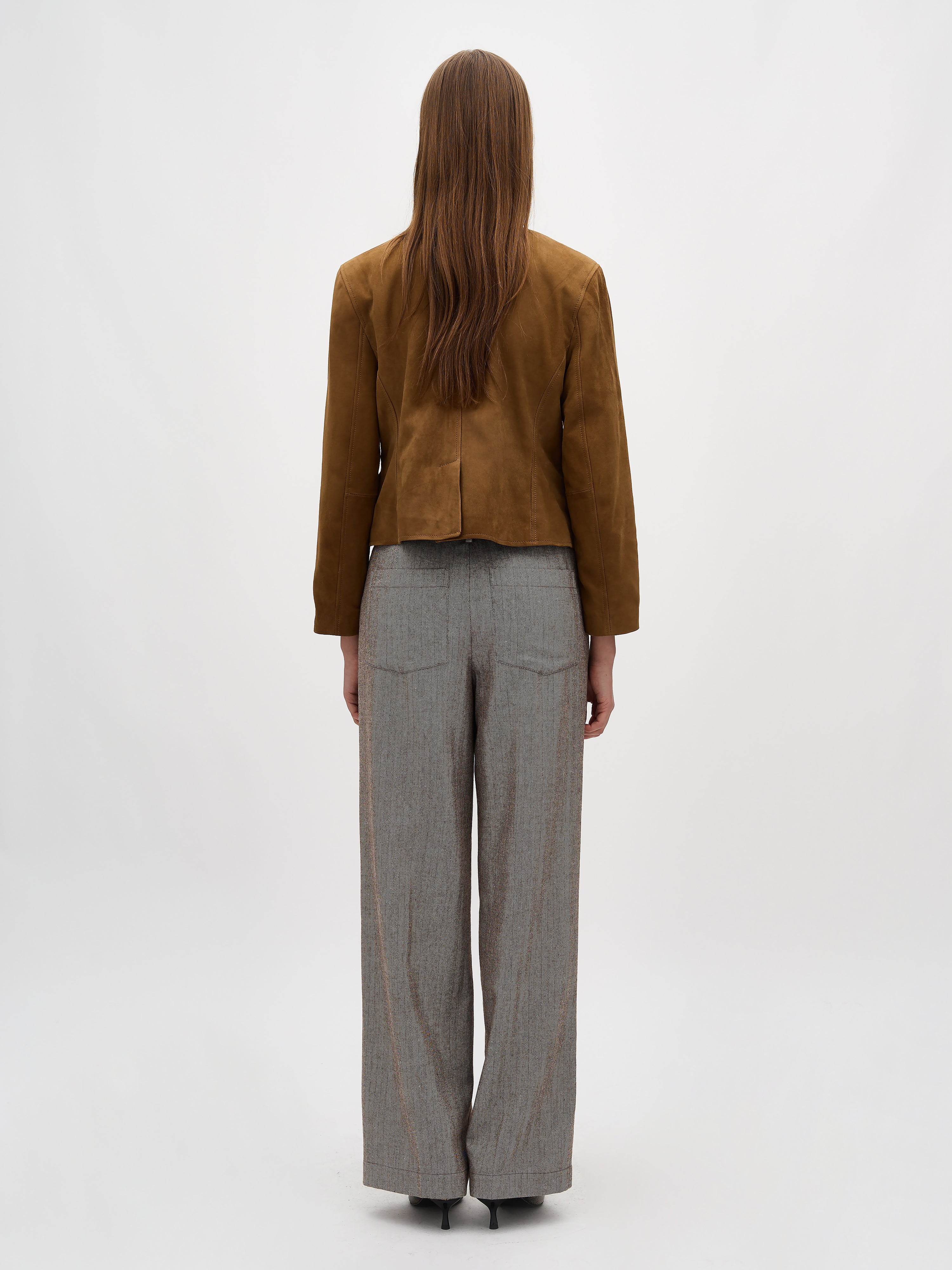 Iva-M_Cognac Brown_Model_6