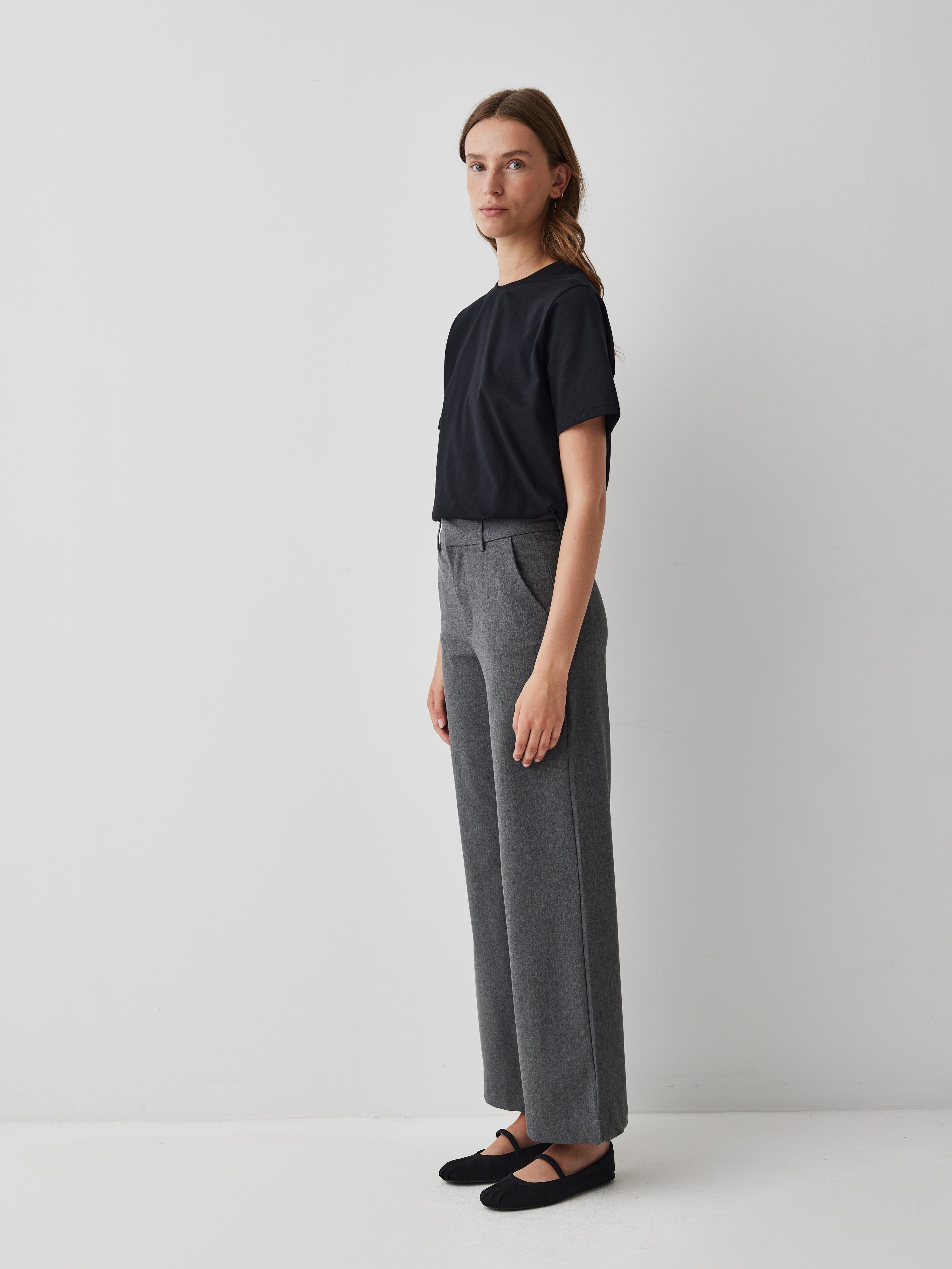 Lucy-M_Medium Melange_Model_