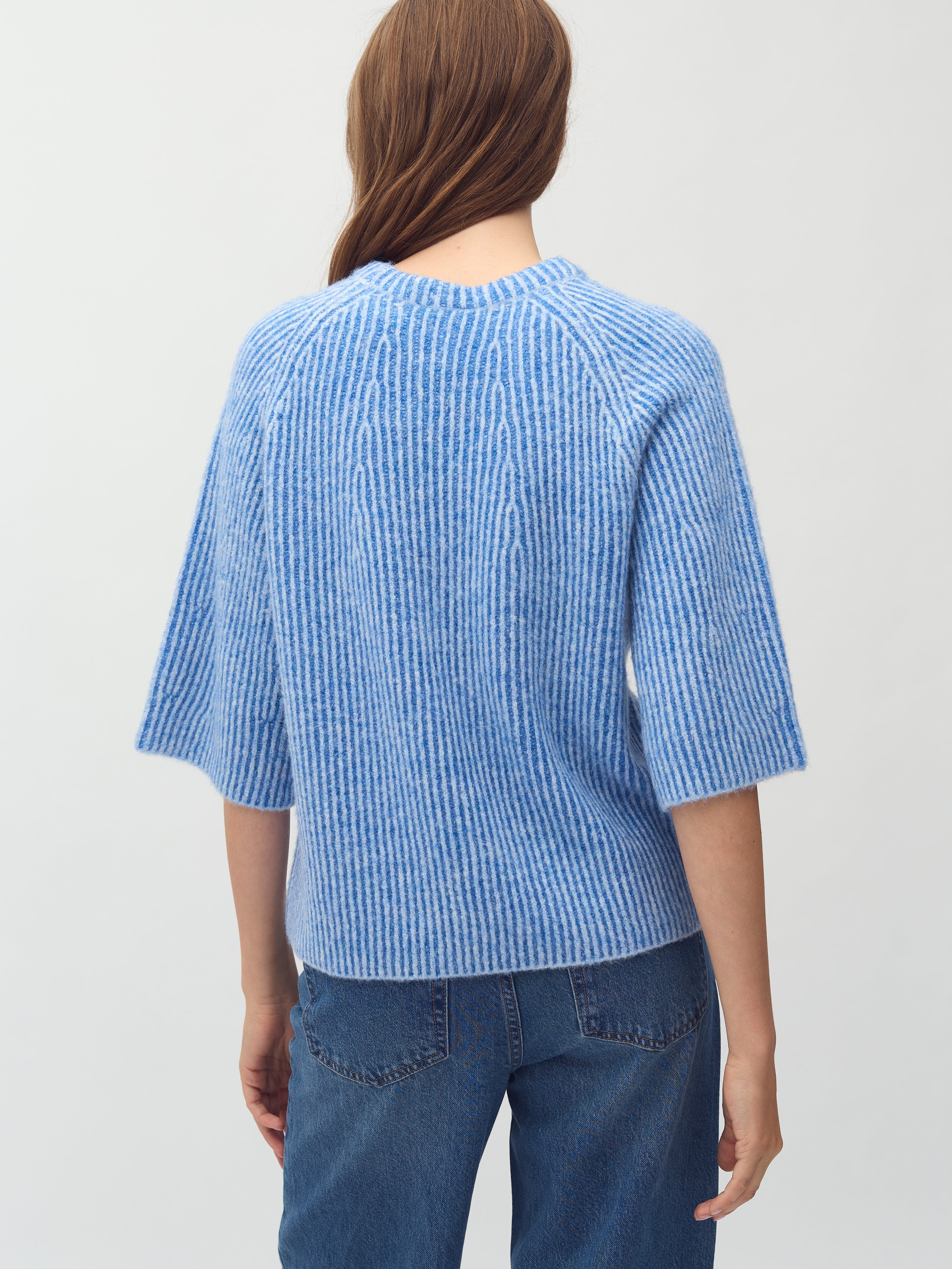 Ubeda-M_Blue Sapphire Stripe_Model_2