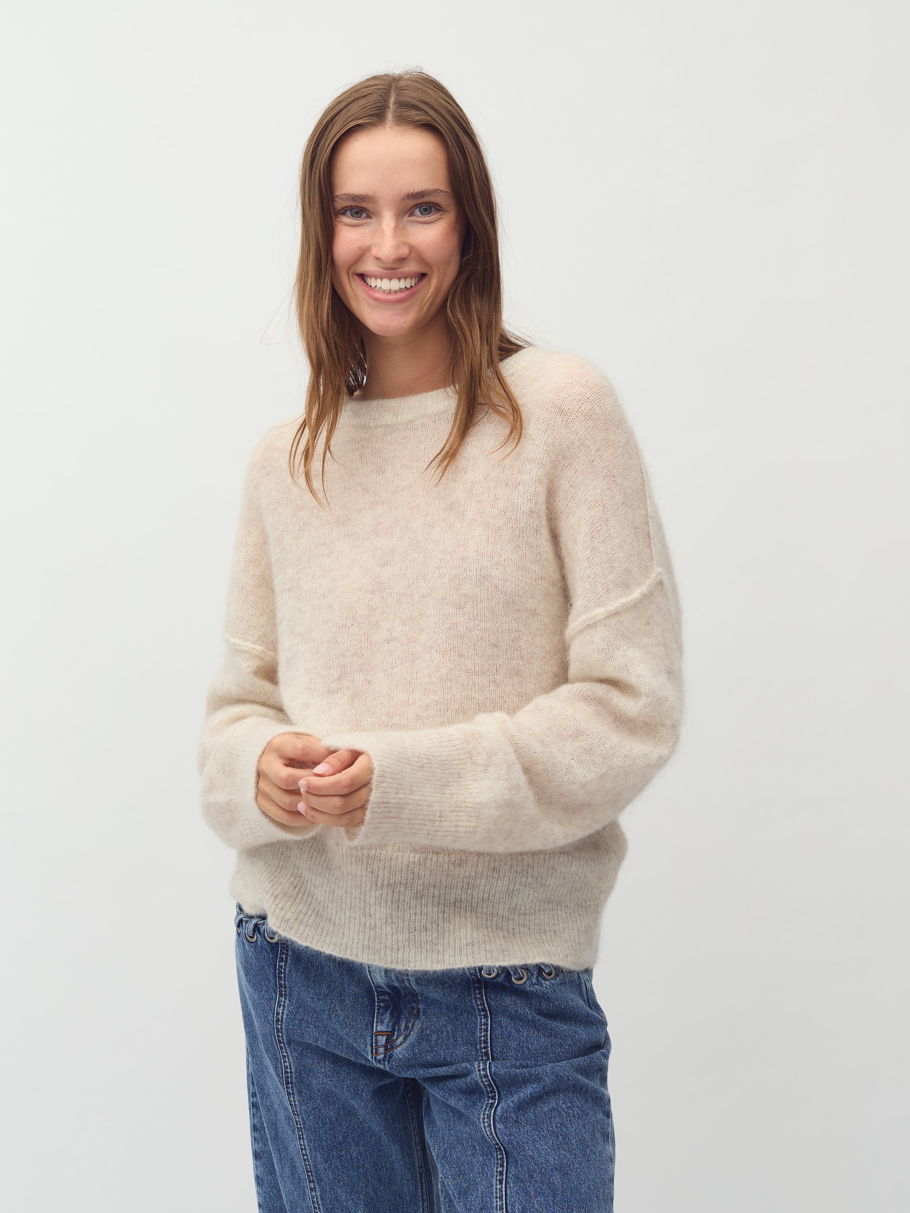 Gafina-M_Oat Melange_Model_0