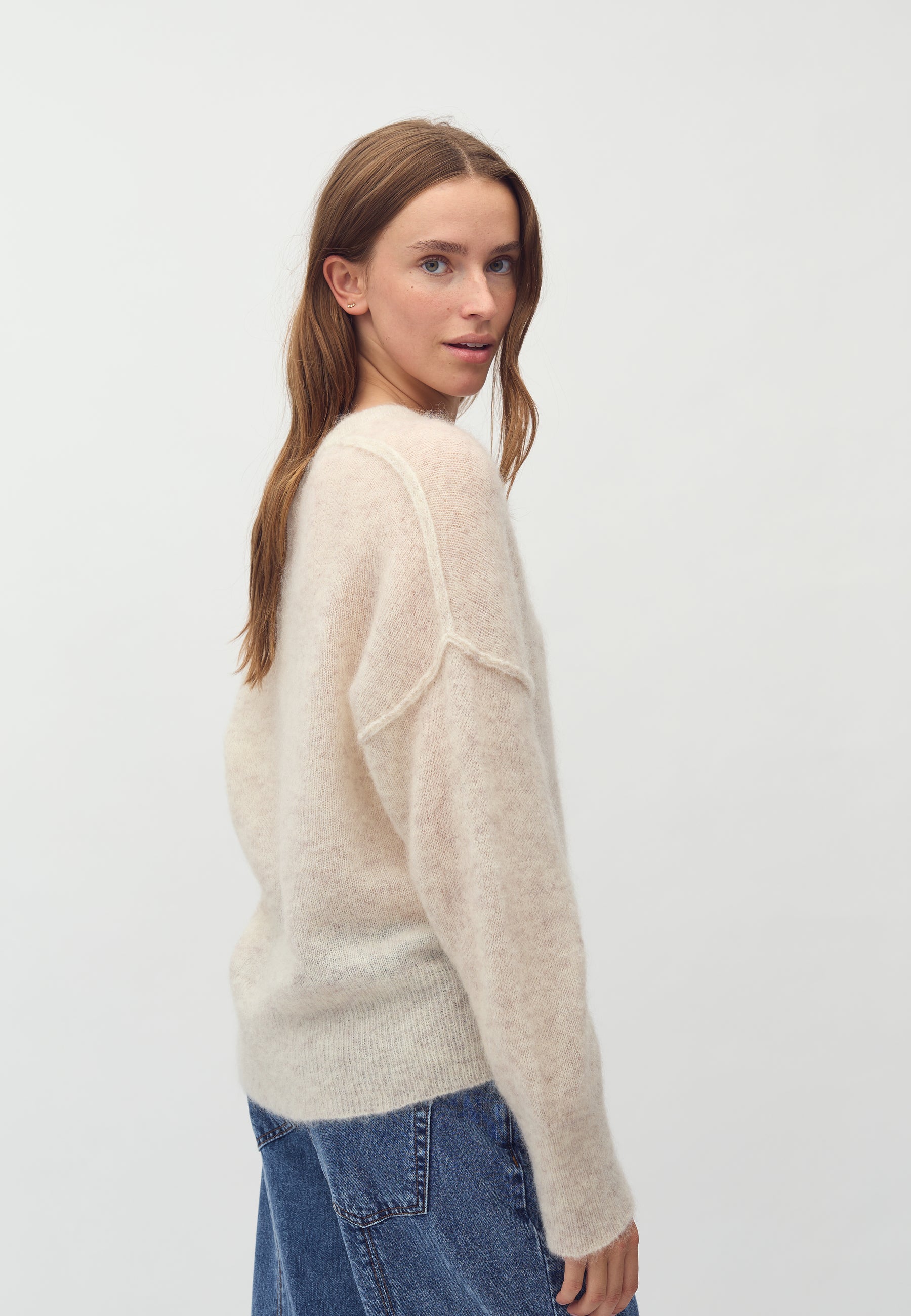 Gafina-M_Oat Melange_Model_