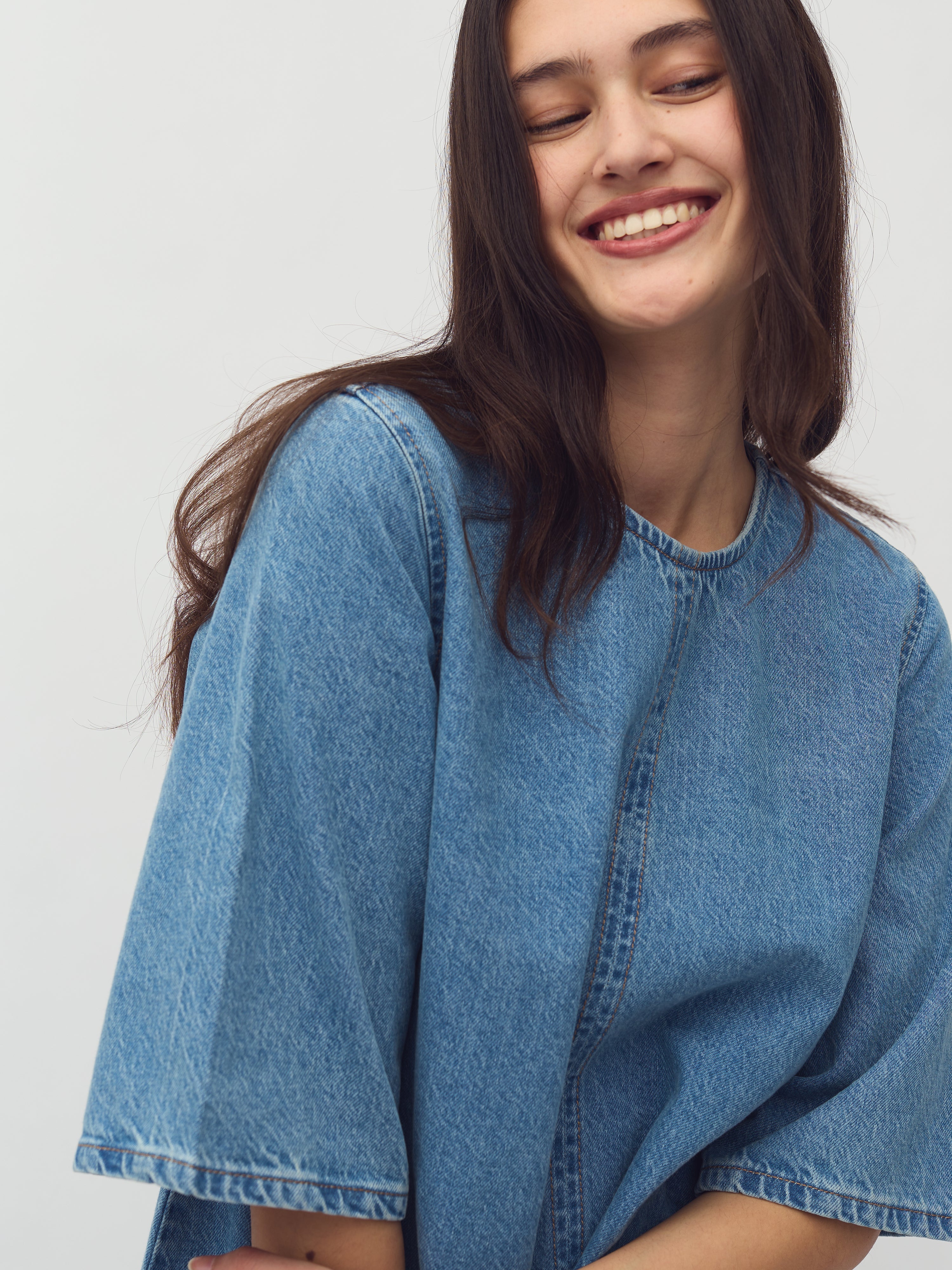 Carmen-M_Light Blue Wash_Model_