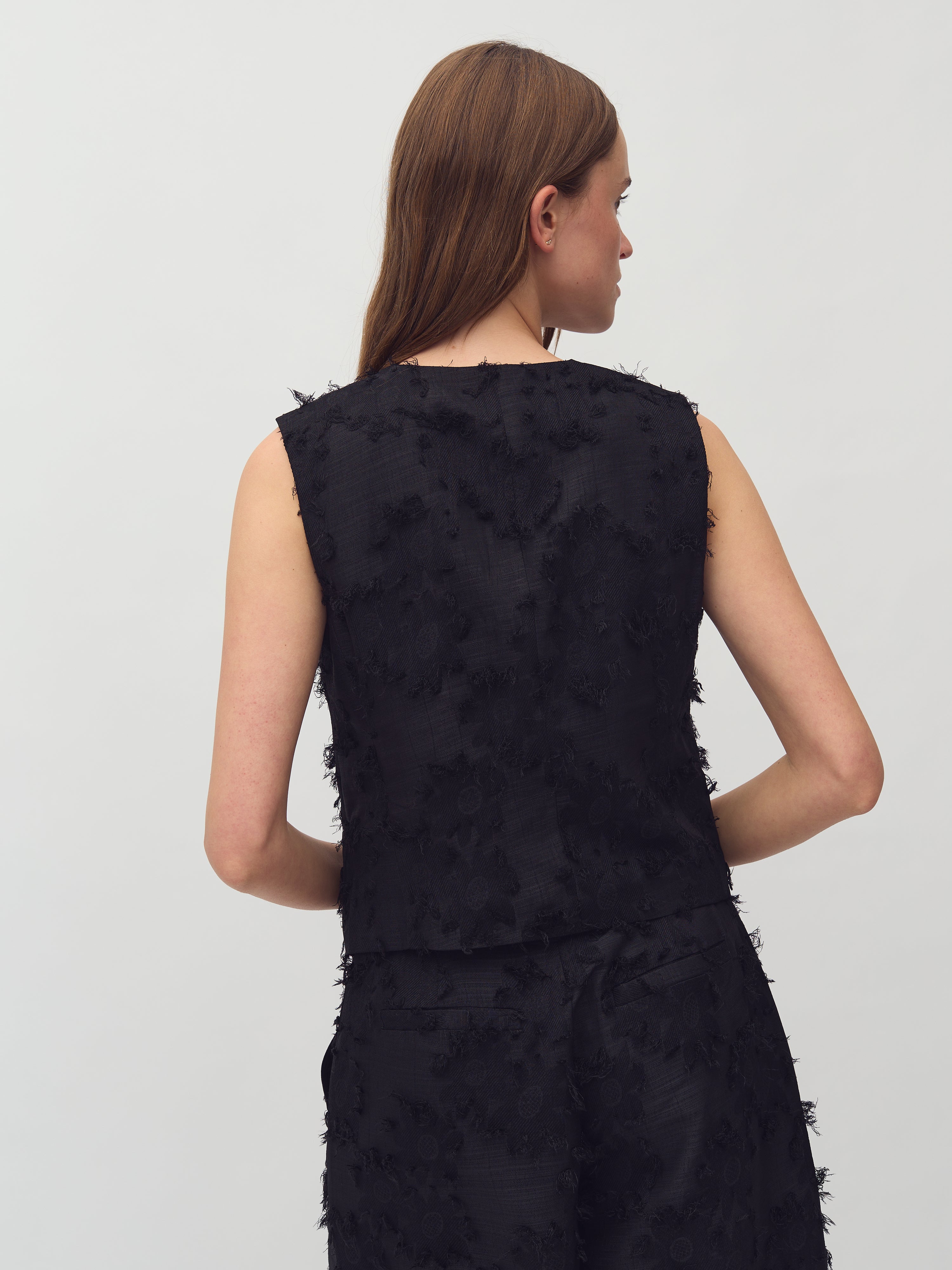 Merya-M_Black_Model_2