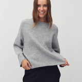 Gillian_Light Grey melange_Model_0