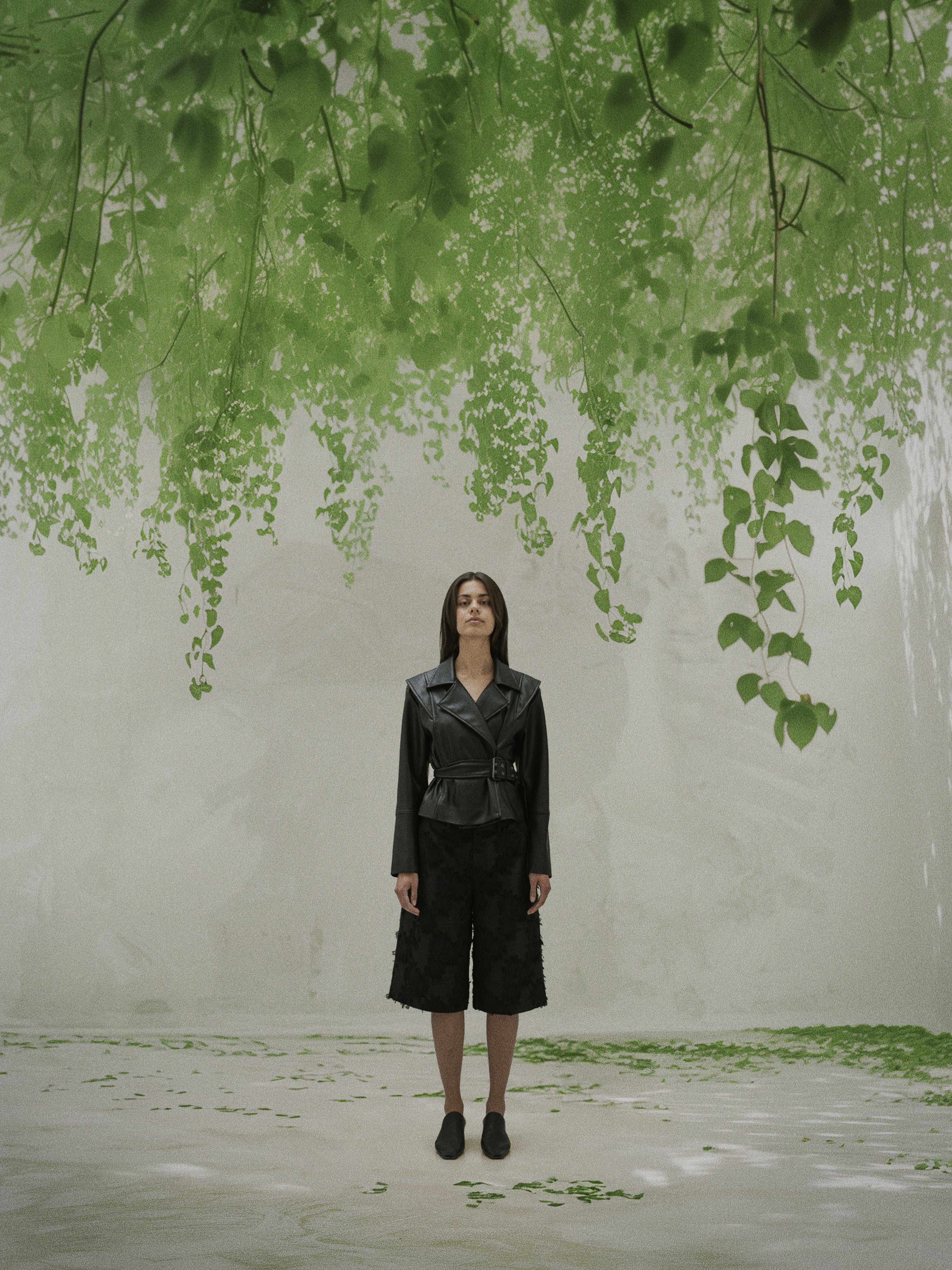 Salivia-M_Black_Image_0