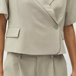 Robina-M_Light Twig_Model_1