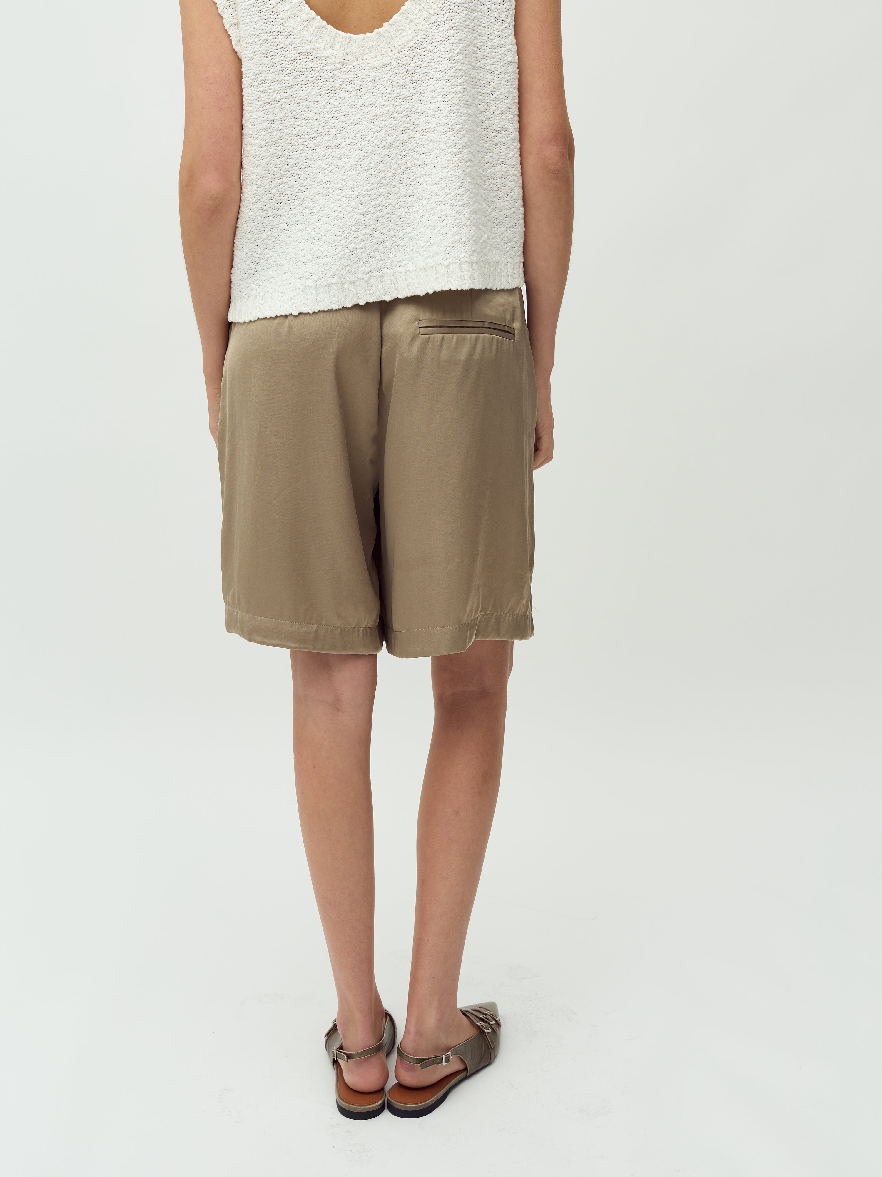 Guri-M_Sand Grey_Model_3