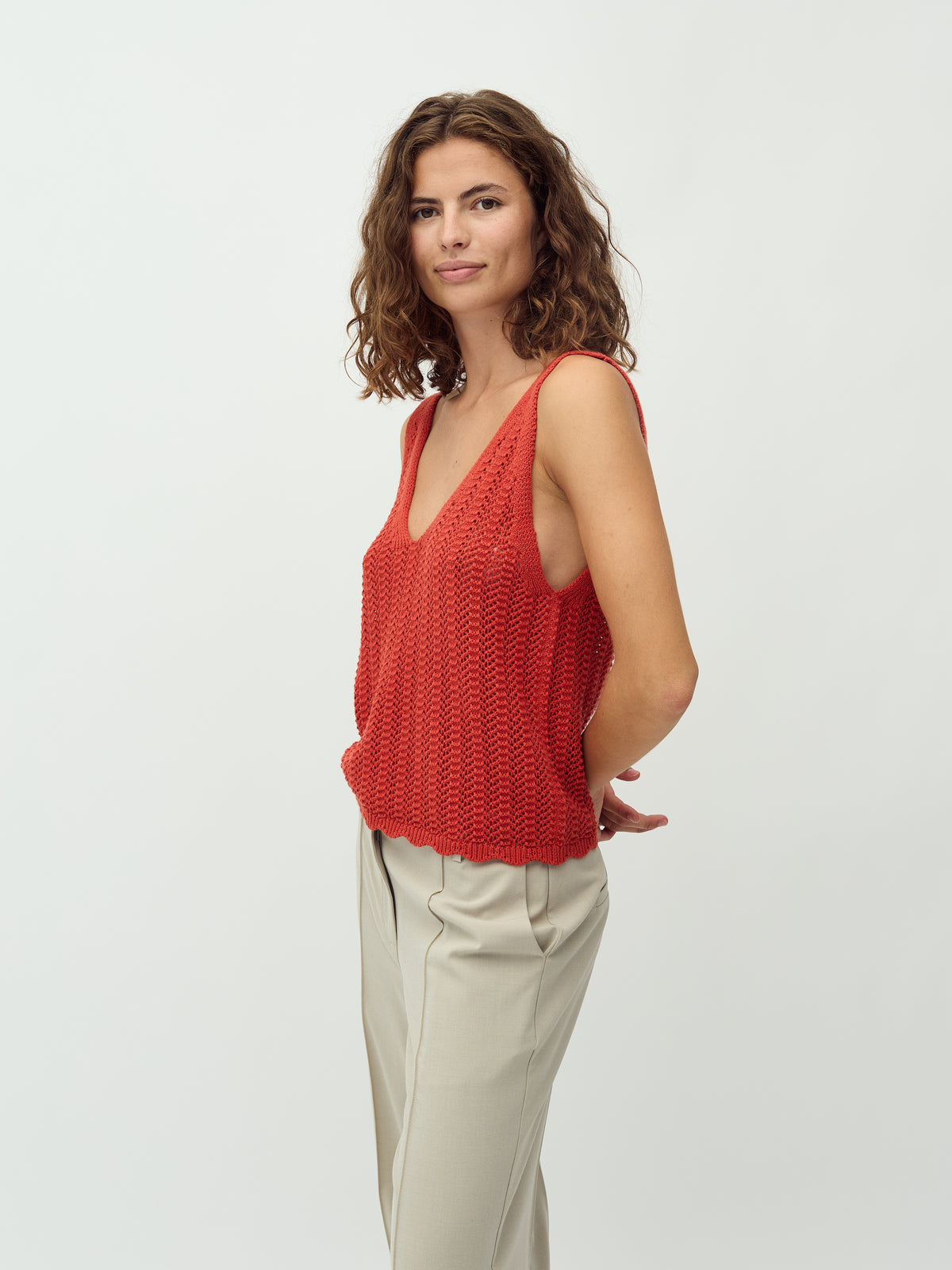 Humita-M_Red Candy_Model_0