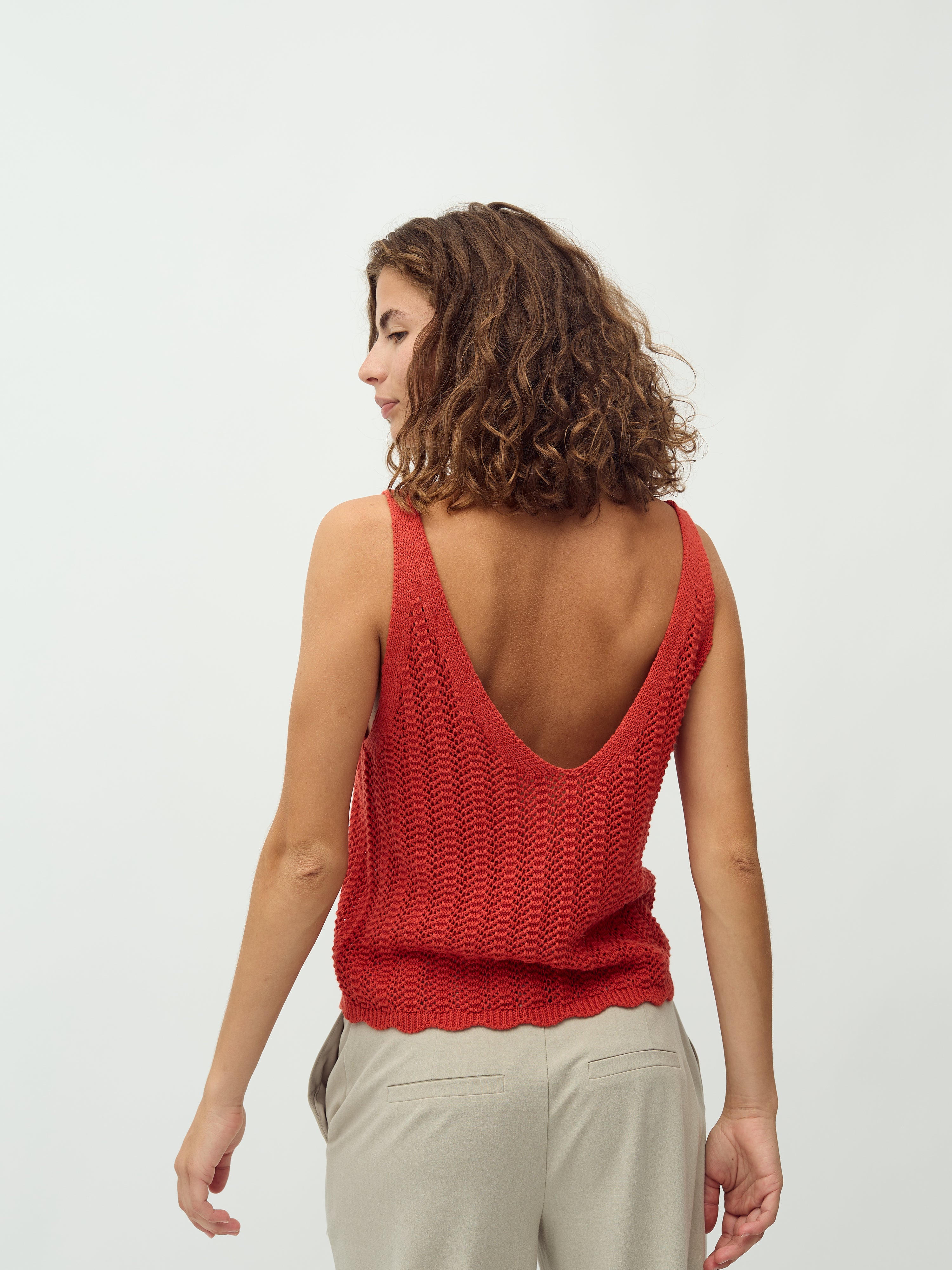 Humita-M_Red Candy_Model_1