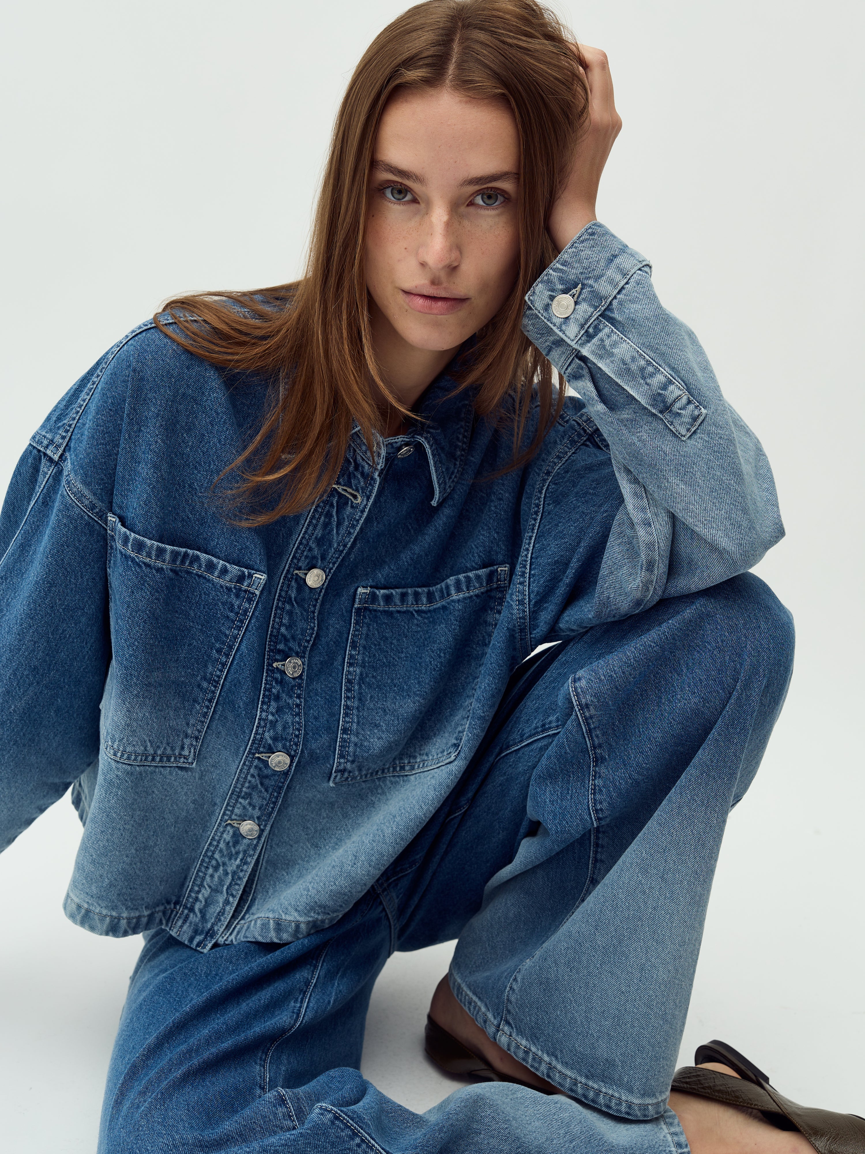 Winnia-M_Fading Denim Wash_Model_6