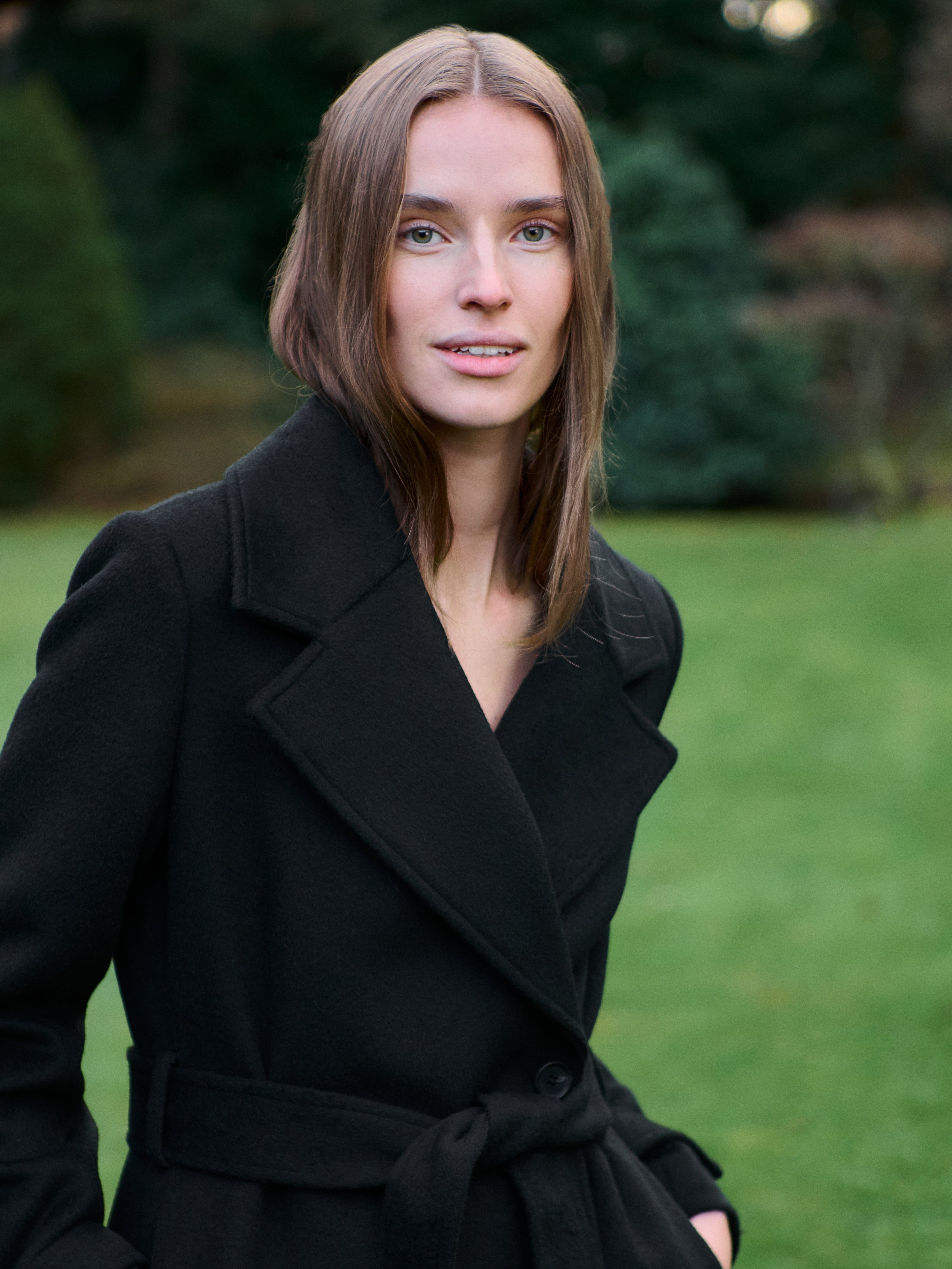 Kasimira-M_Black_Image_1