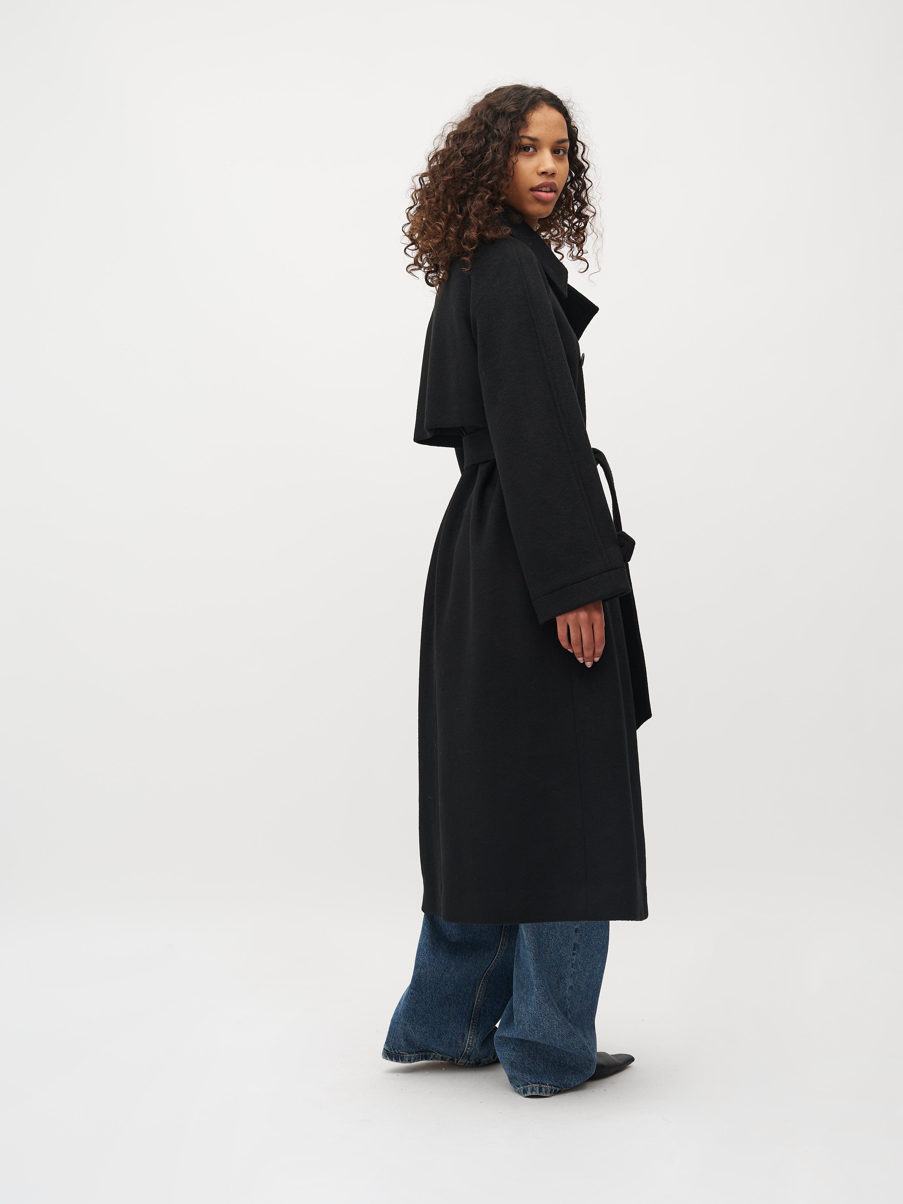 Odonna-M_Black_Model_2