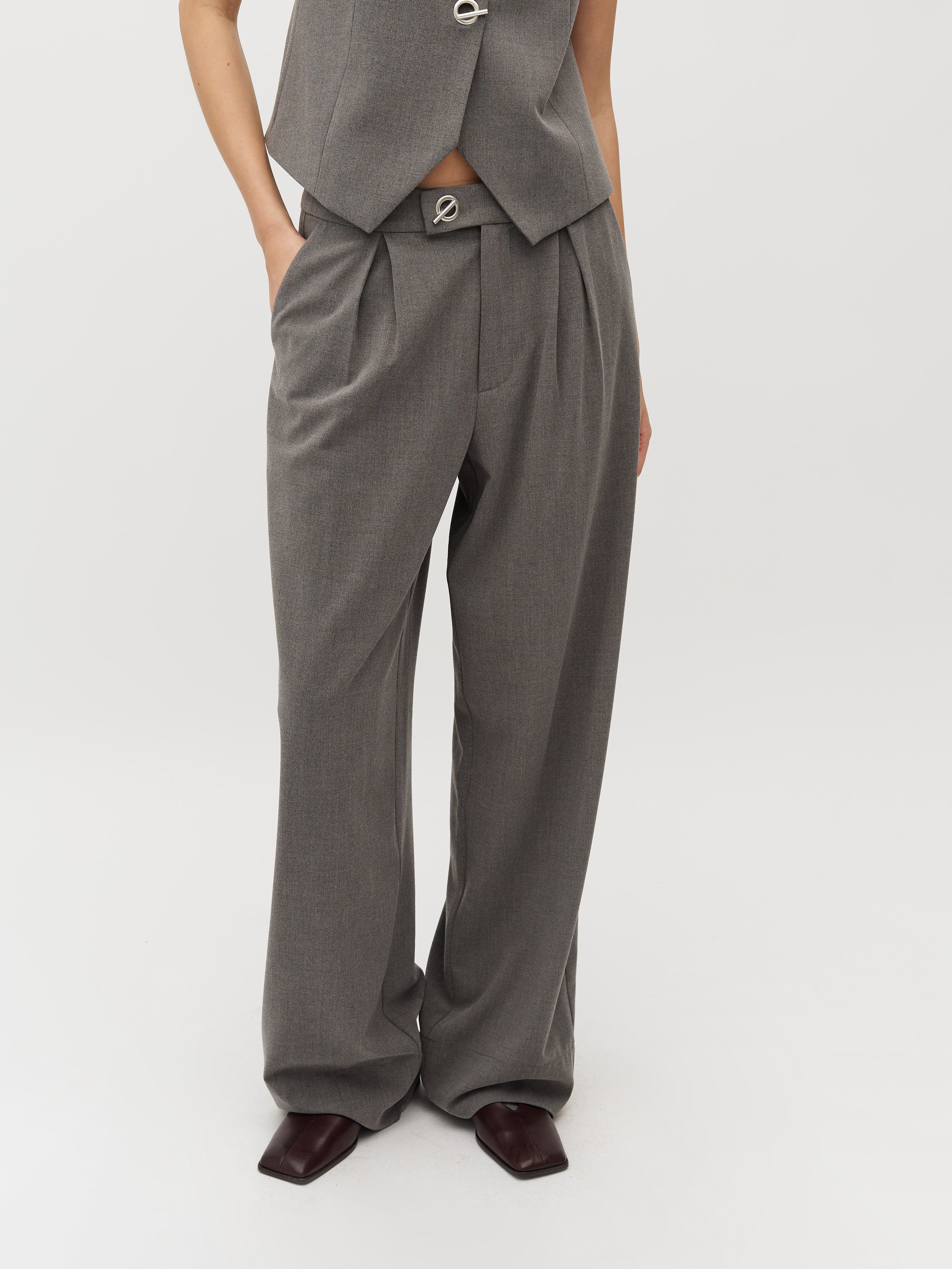 Rosalyn-M_Medium Melange_Model_1