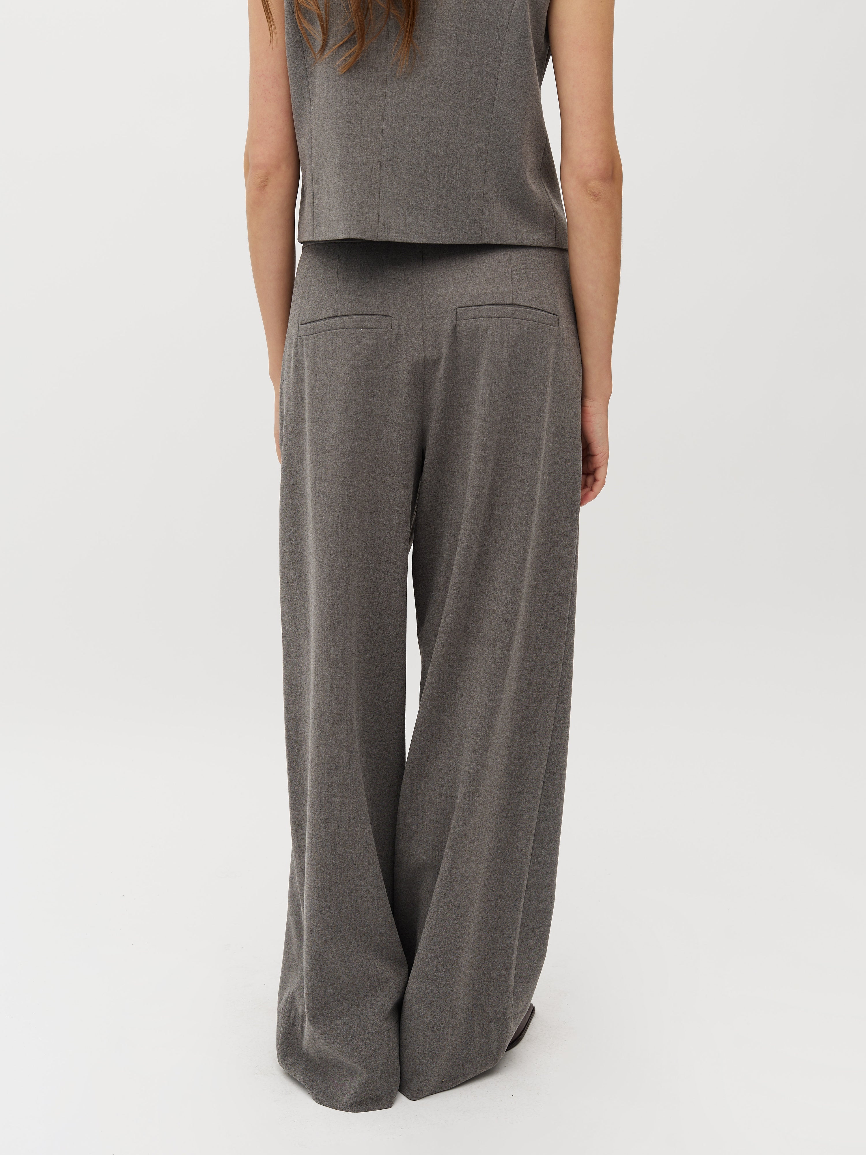 Rosalyn-M_Medium Melange_Model_2