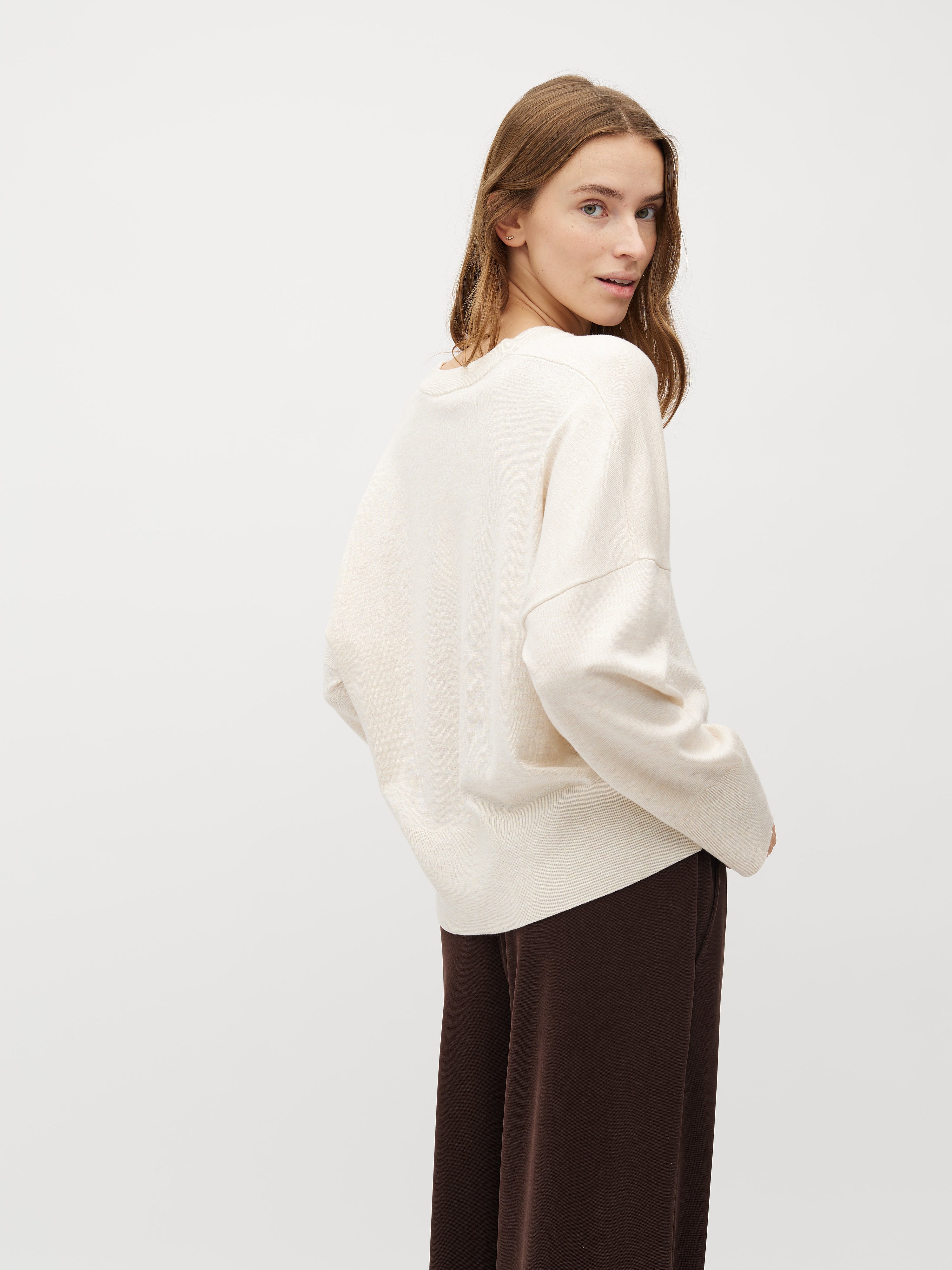 Gillian V-M_Sugar Melange_Model_2