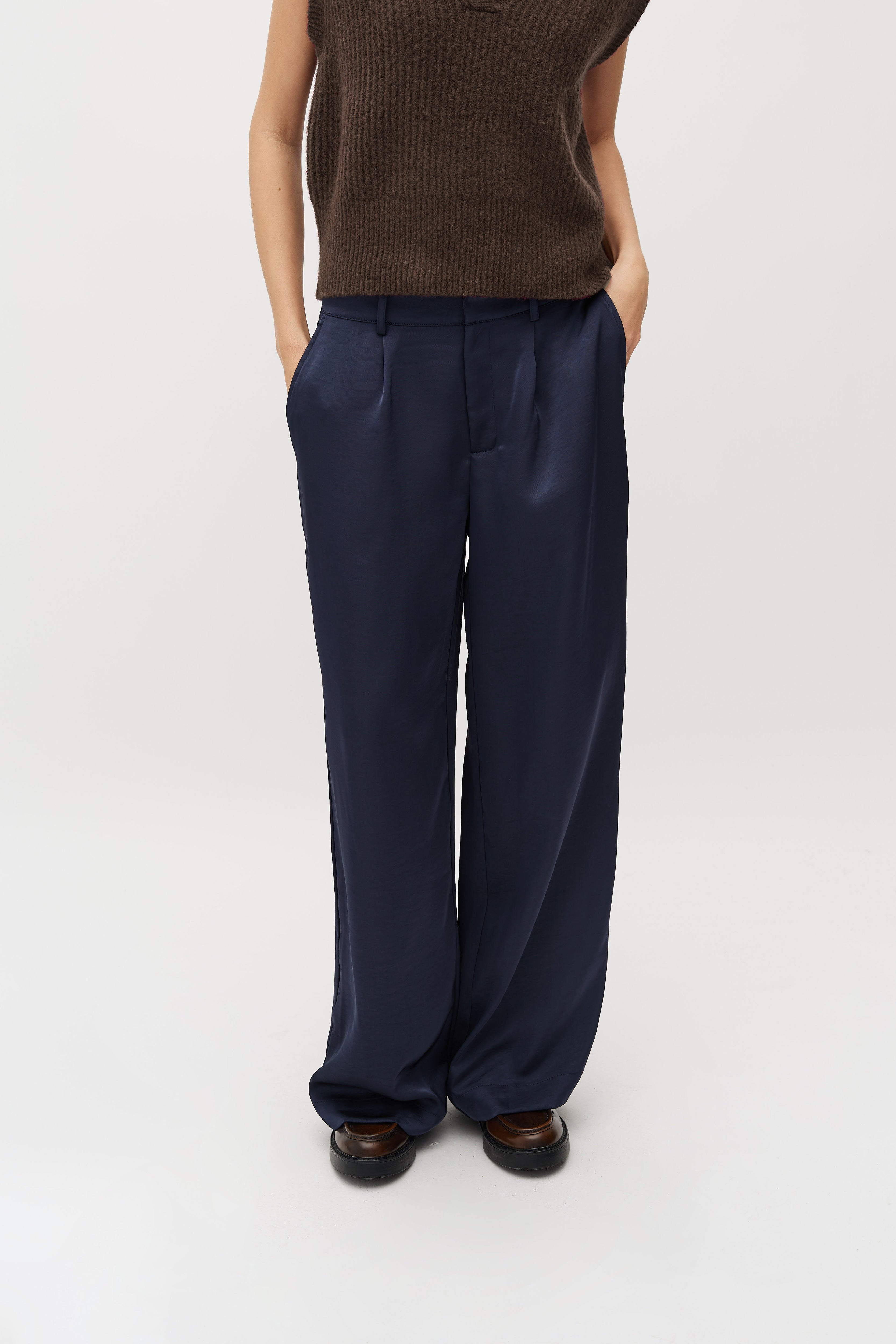 Guri Long-M_Night Sky_Model_1