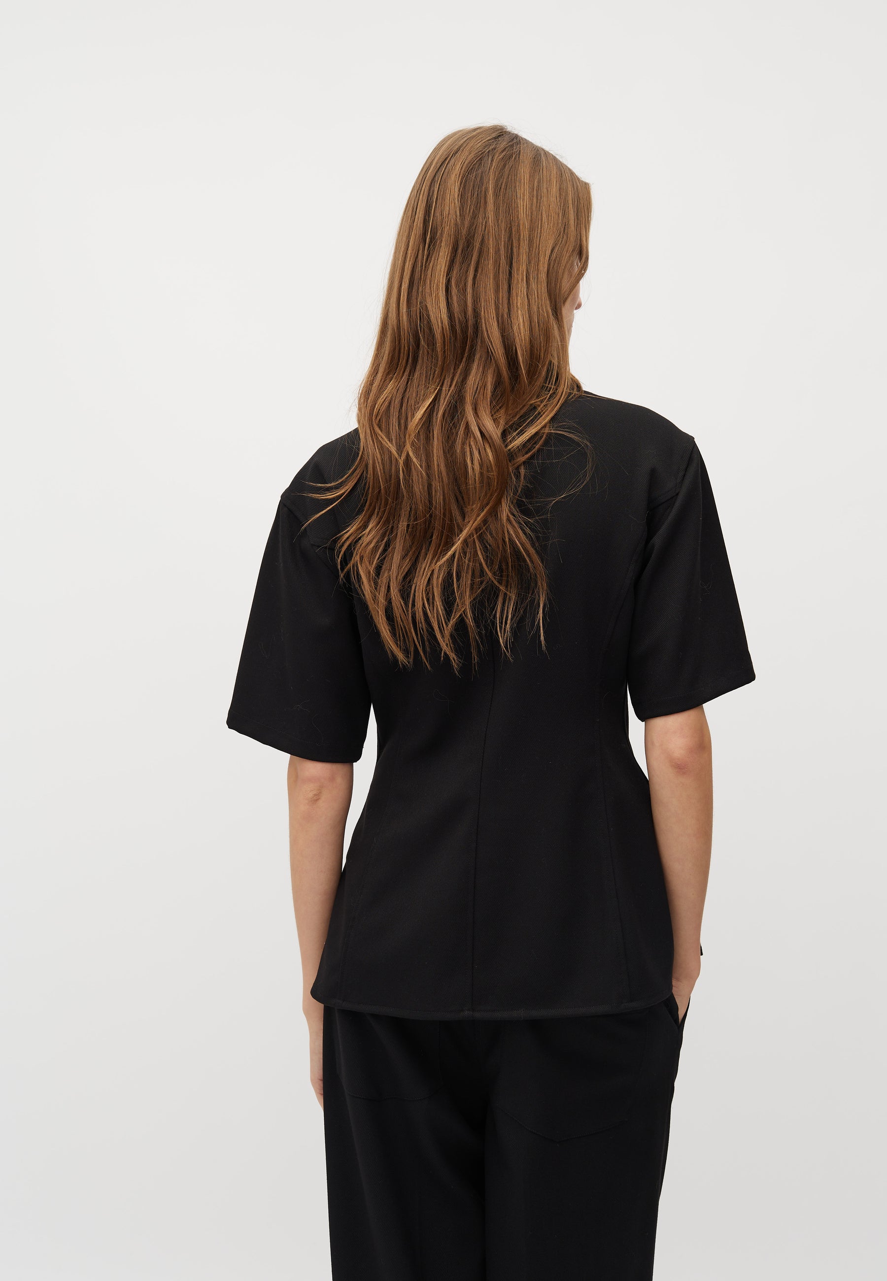 Peplina-M_Black_Model_2