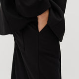 Kammia-M_Black_Model_4