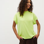 Linea Short-M_Sunny Lime_Model_0