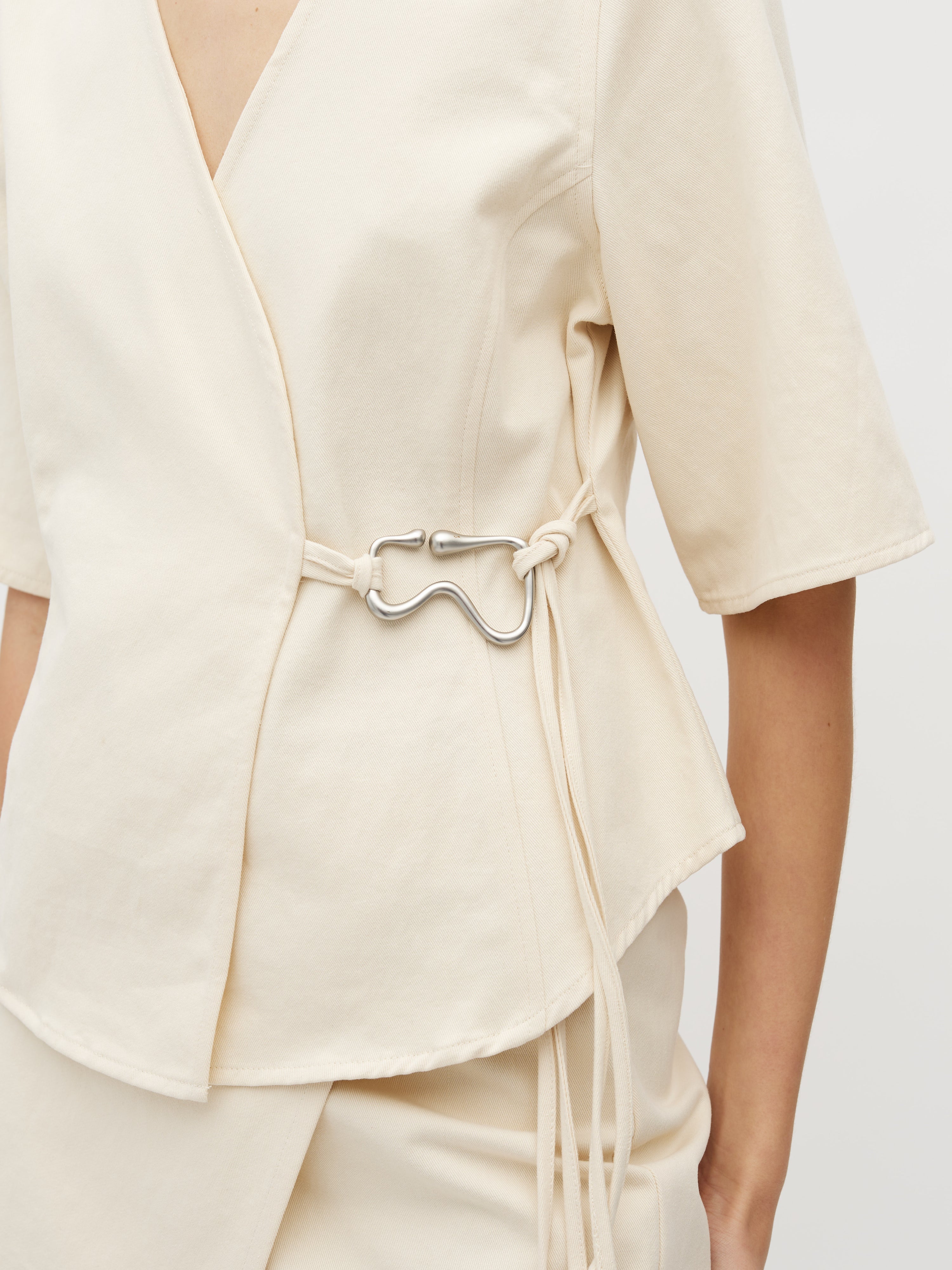 Macha-M_Ecru_Model_1