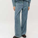 Katyn-M_Blue Soft Wash_Model_1