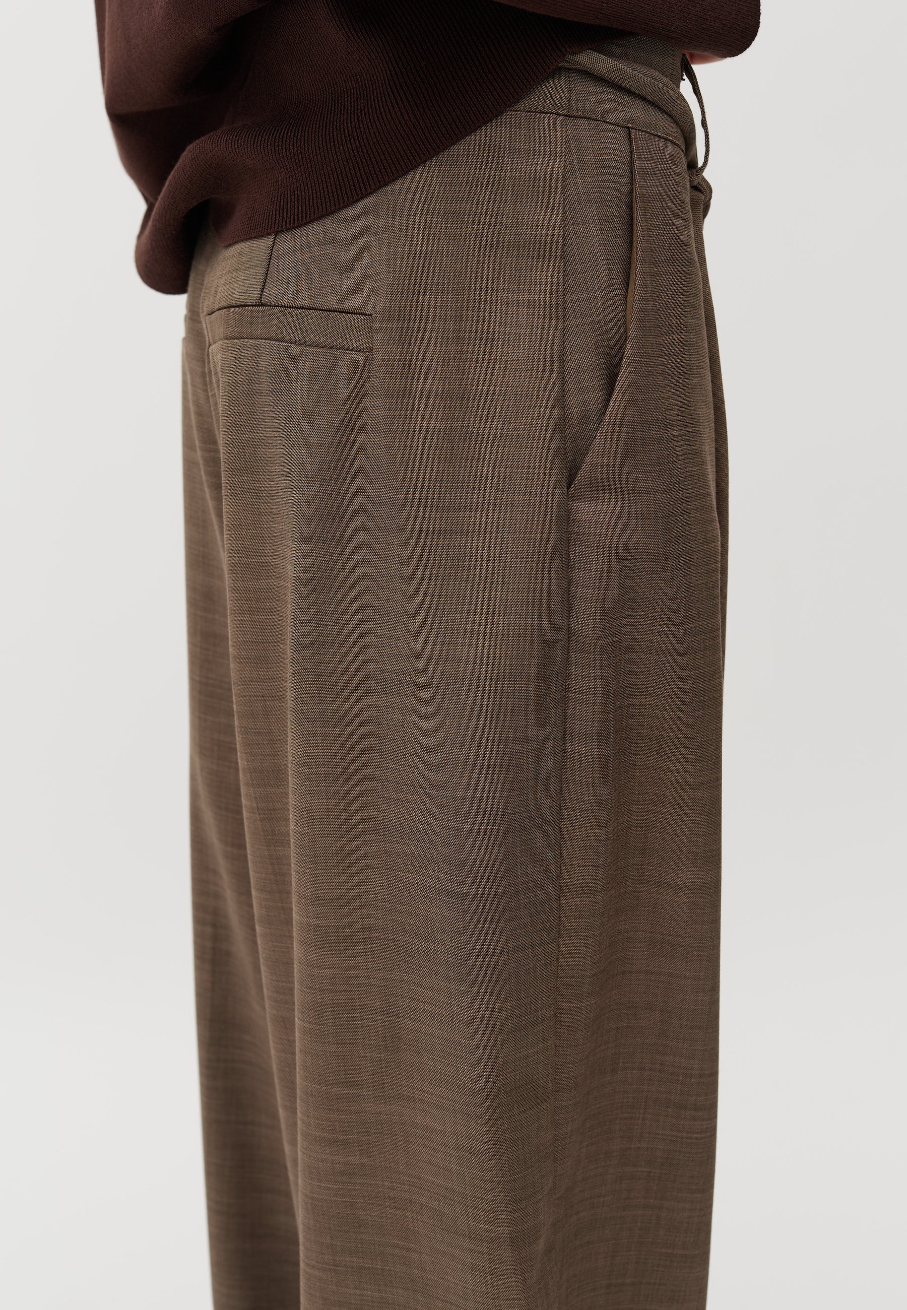 Lyrica-M_Chicory Coffee Melange_Model_3