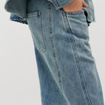 Katyn-M_Blue Soft Wash_Model_3