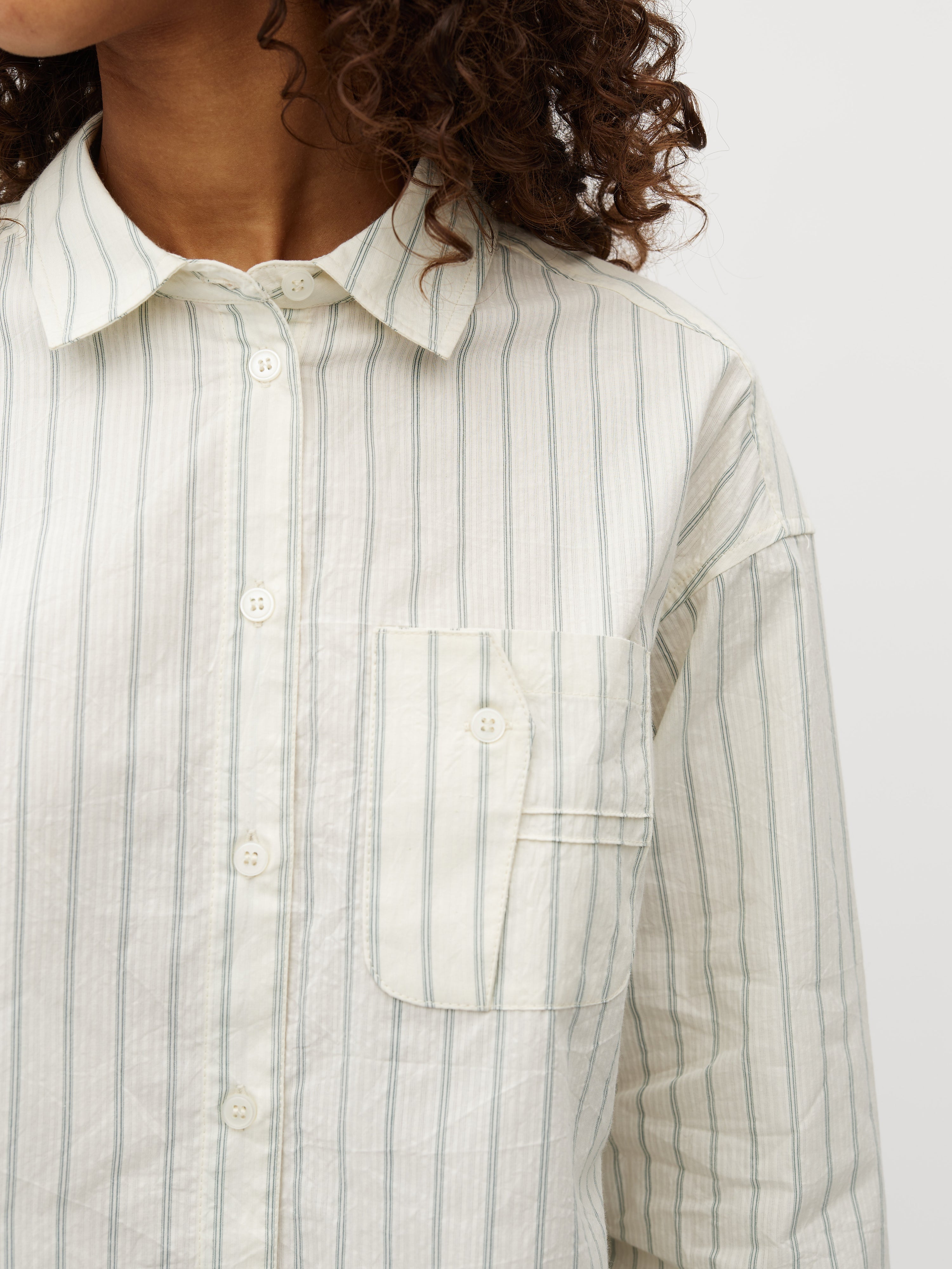 Emmelia-M_Maliva Placid Blue Stripe_Model_1