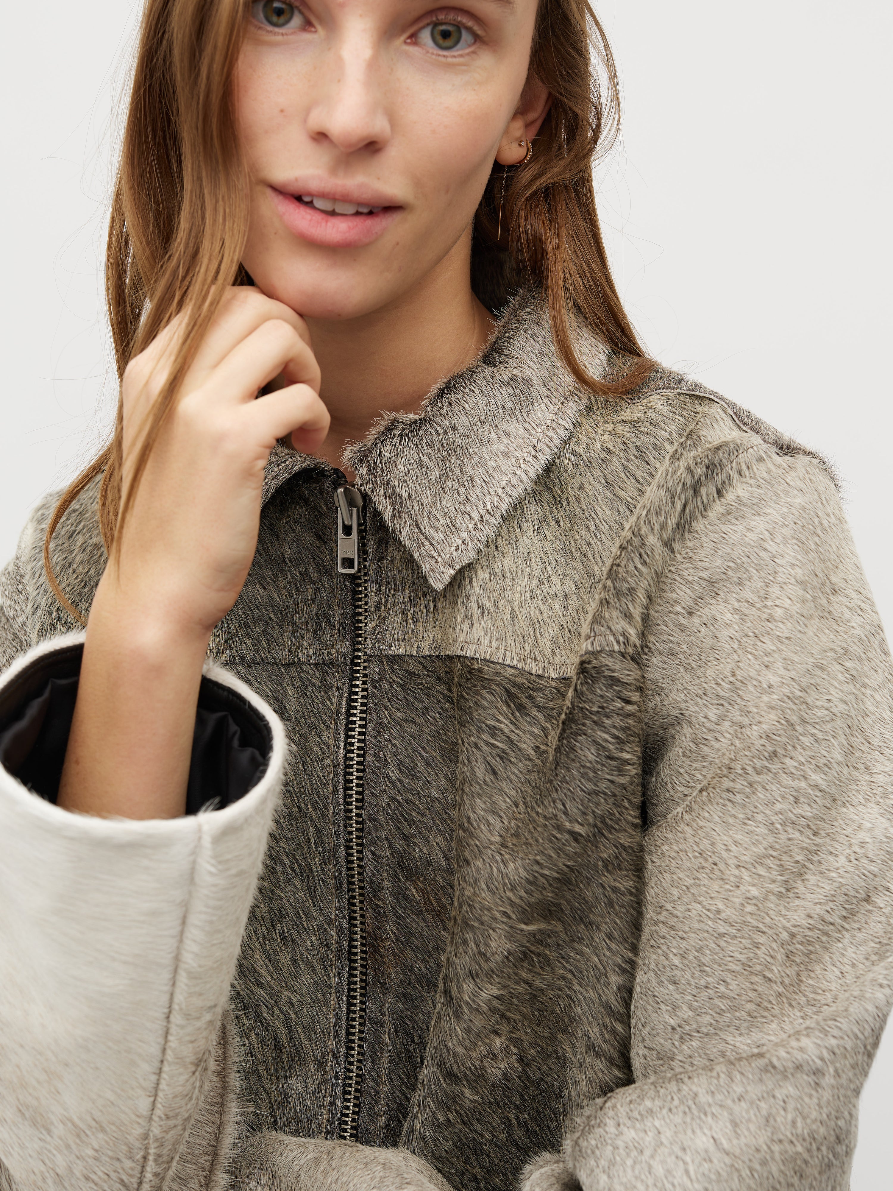 Isata-M_Grey Cow_Model_1