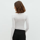 Anna_Optical White_Model_2