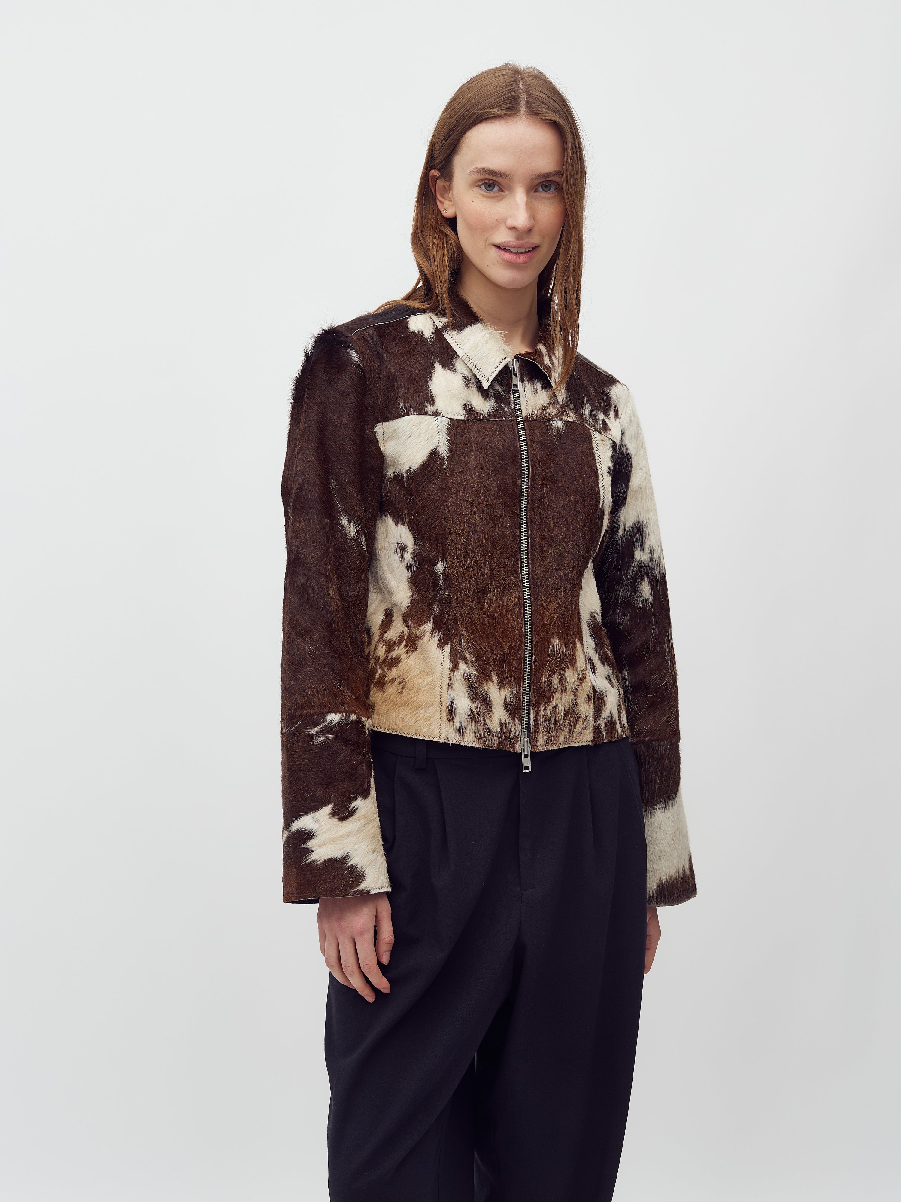 Joline-M_Brown Cow_Model_0