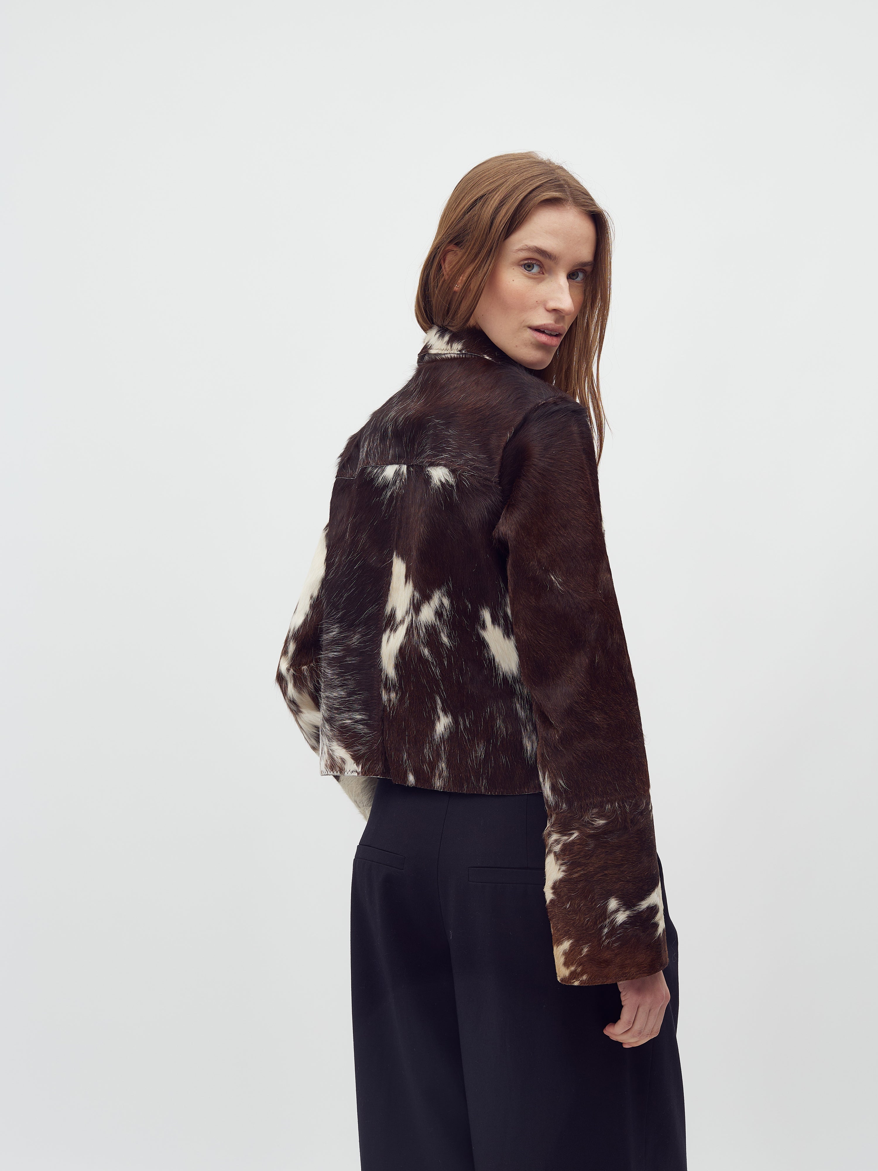 Joline-M_Brown Cow_Model_2