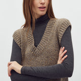 Allia-M_Dusty Sprinkle_Model_2