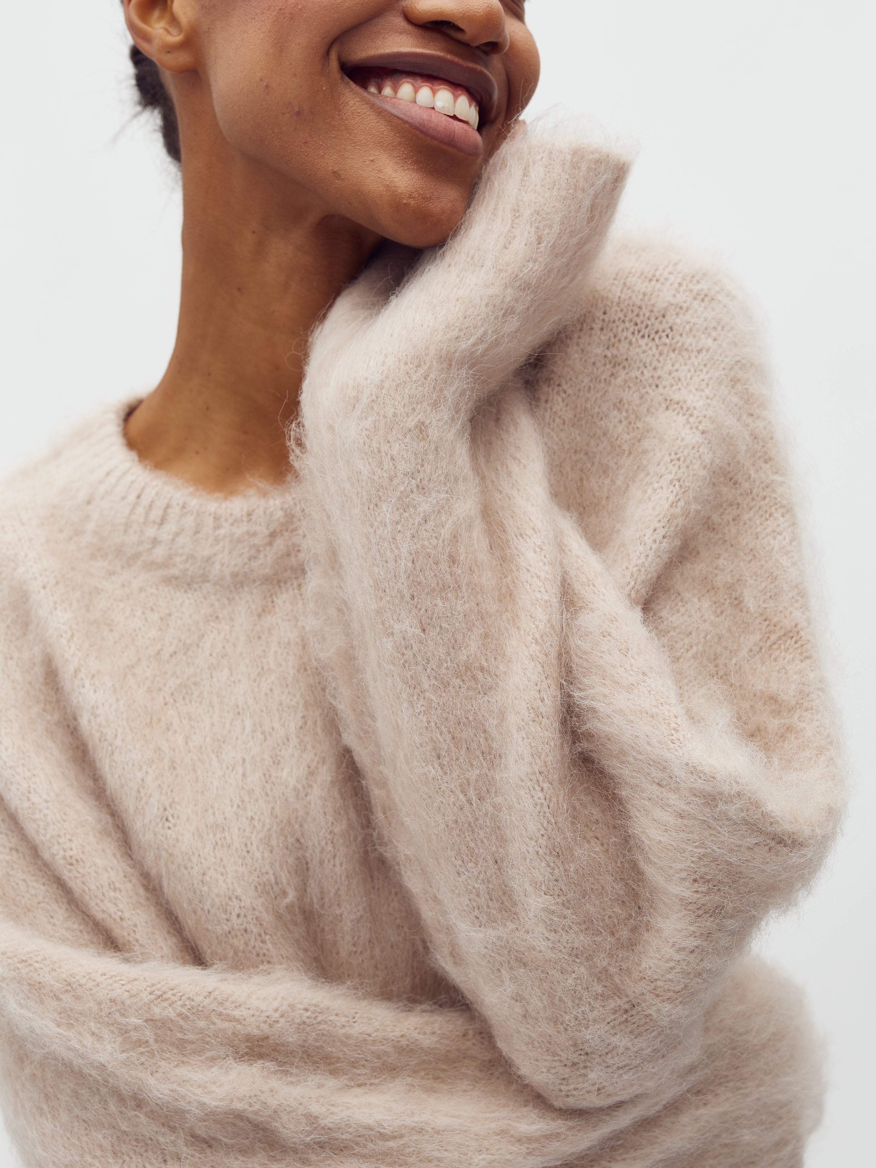 Gillis-M_Light Beige_Model_2