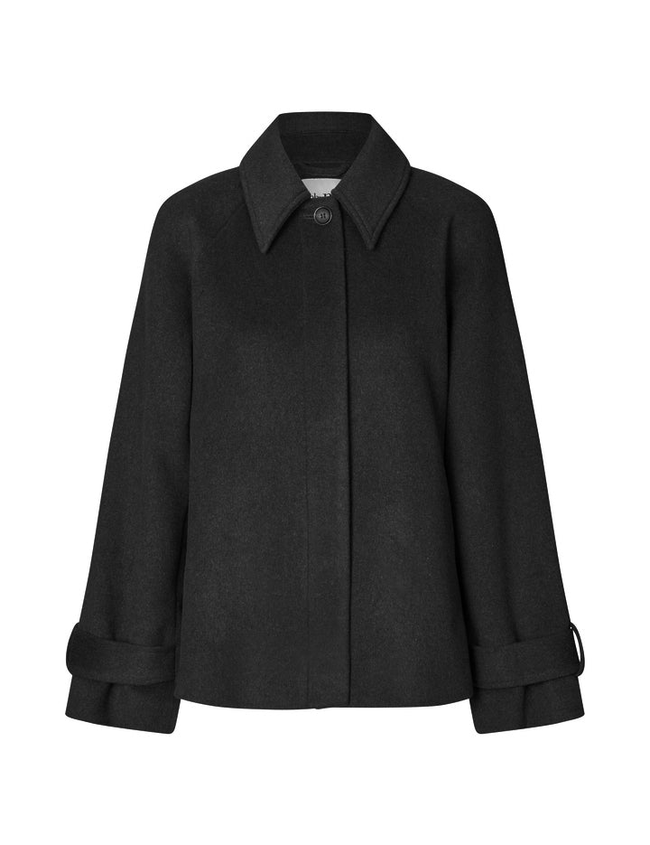 Tary-M_Black_Packshot_0