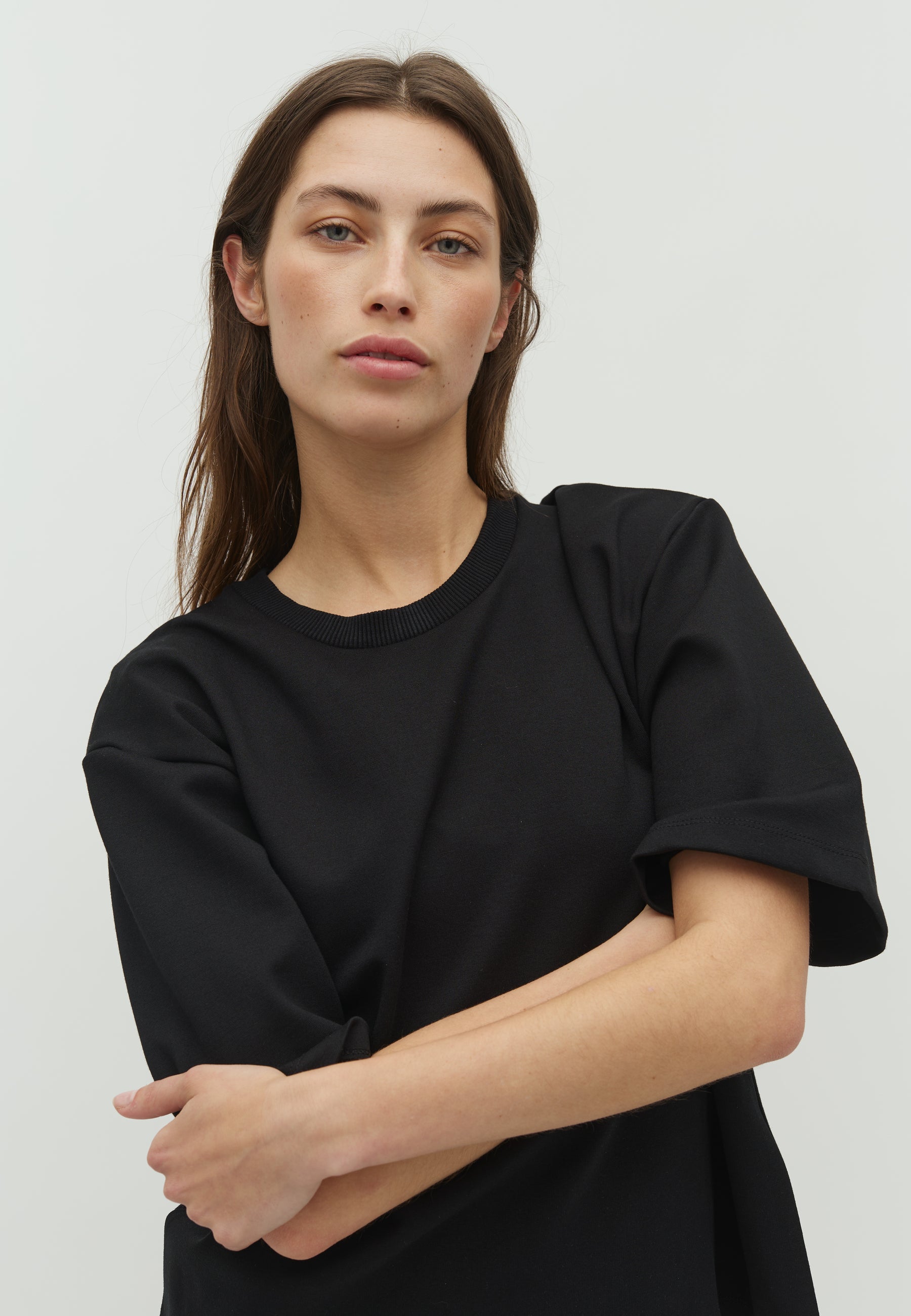 Emrys-M_Black_Model_1