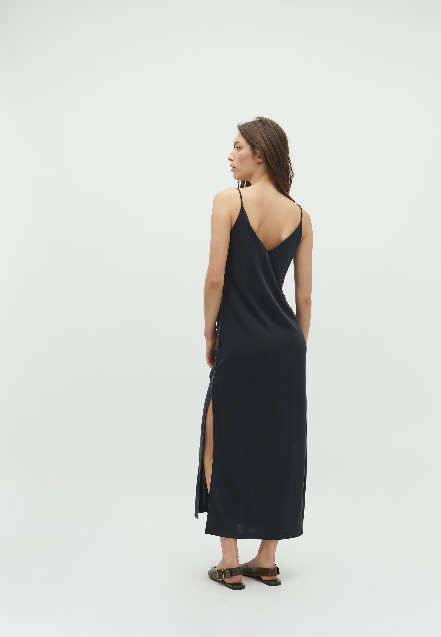 Leslee-M_Black_Model_1