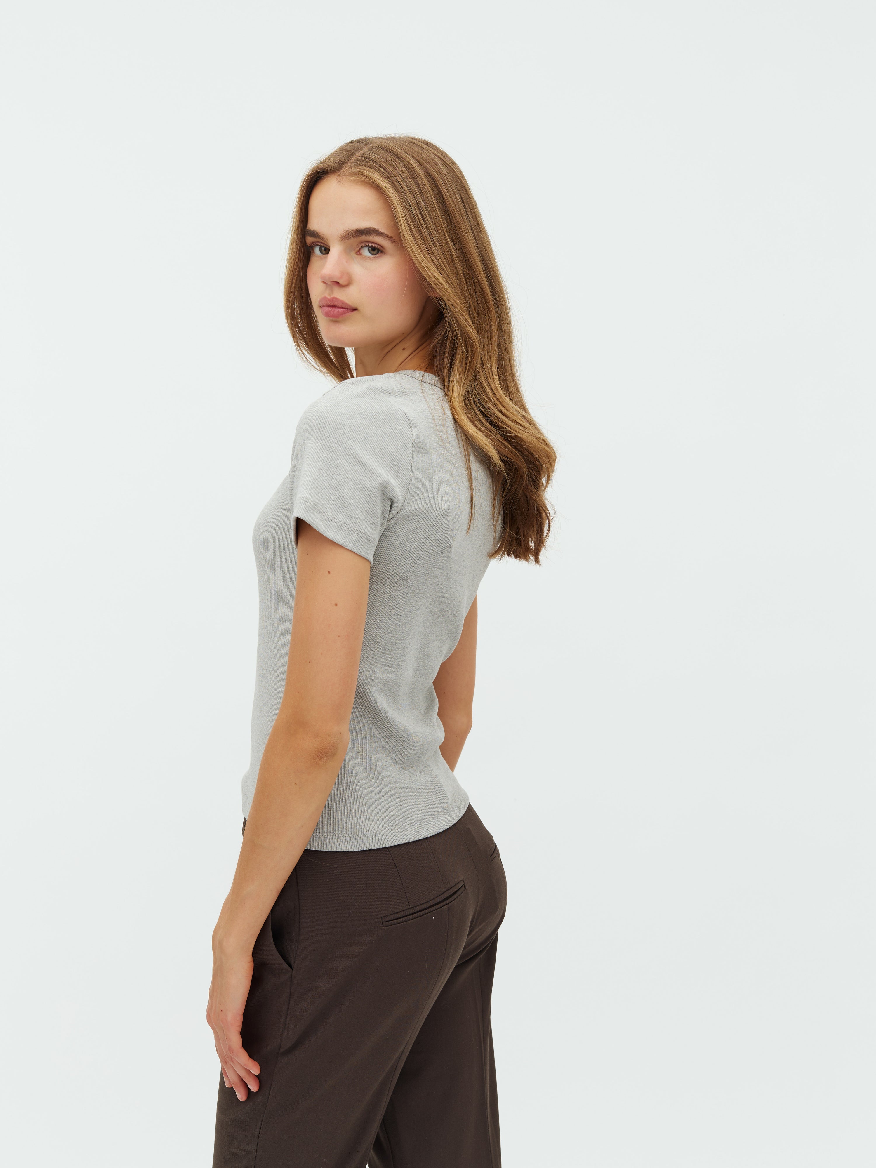 Otis-M_Grey Melange_Model_1