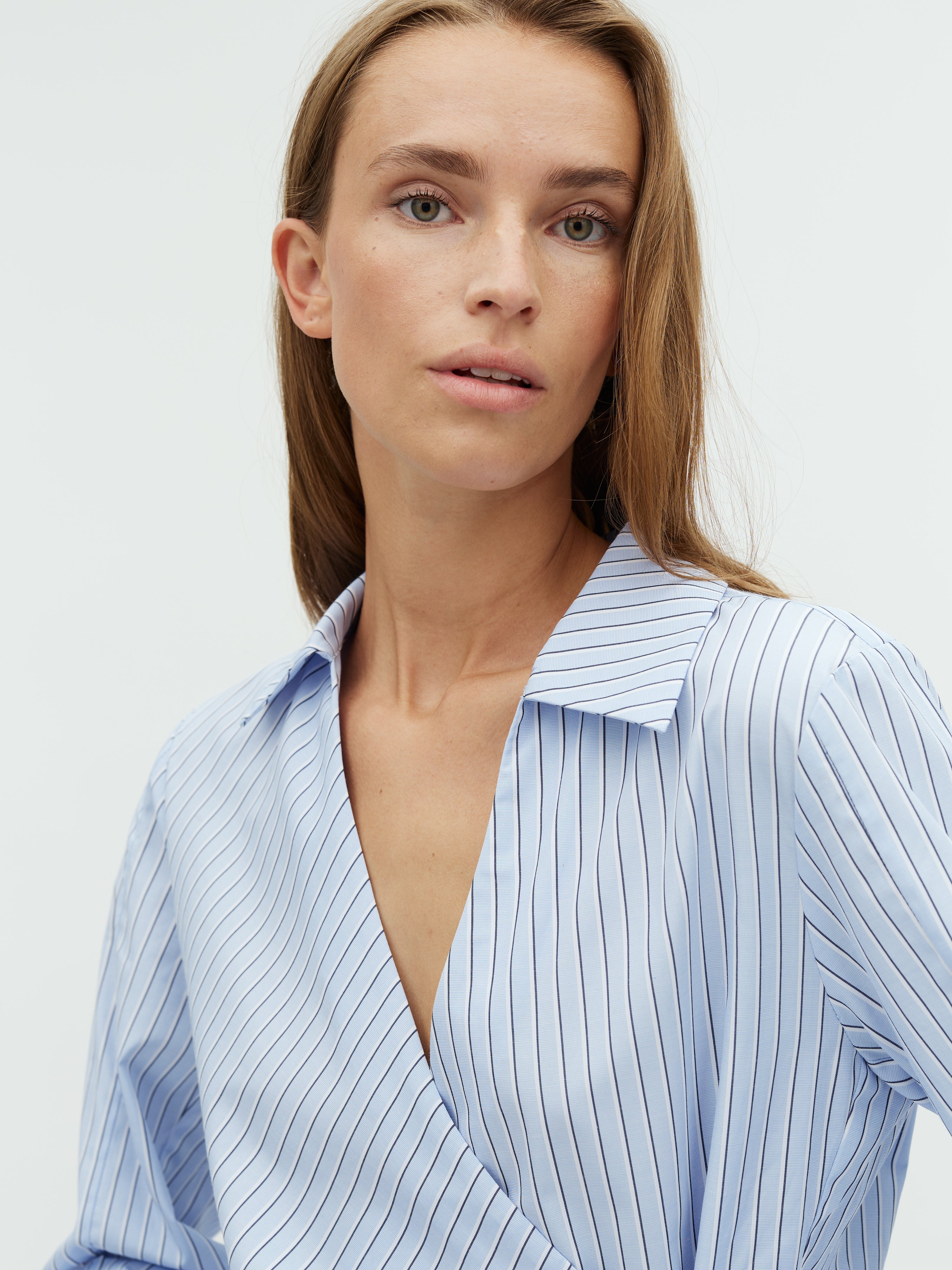 Gerri-M_Blue Navy Stripe_Model_1