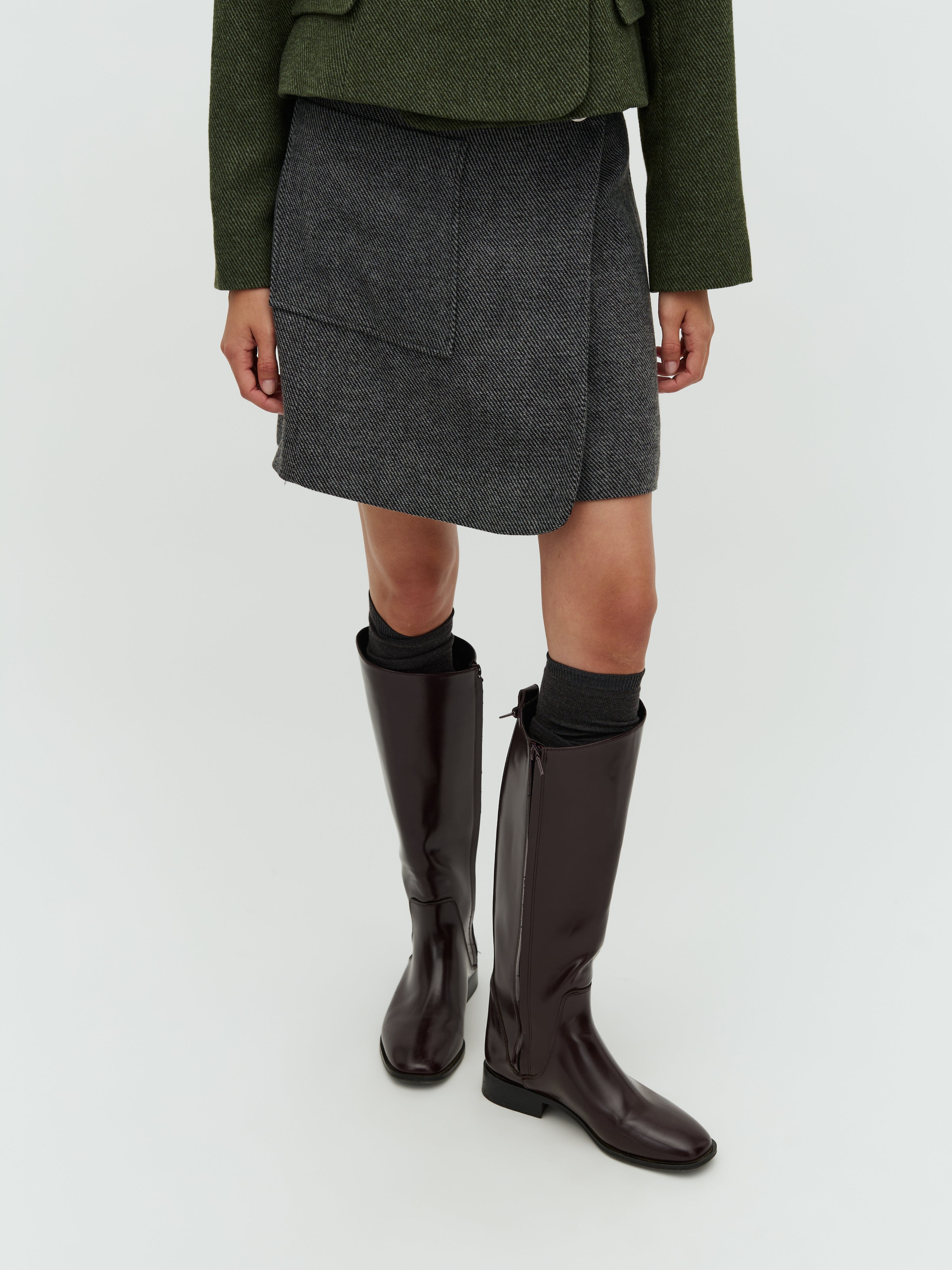 Kayanna-M_Black Twill_Model_1