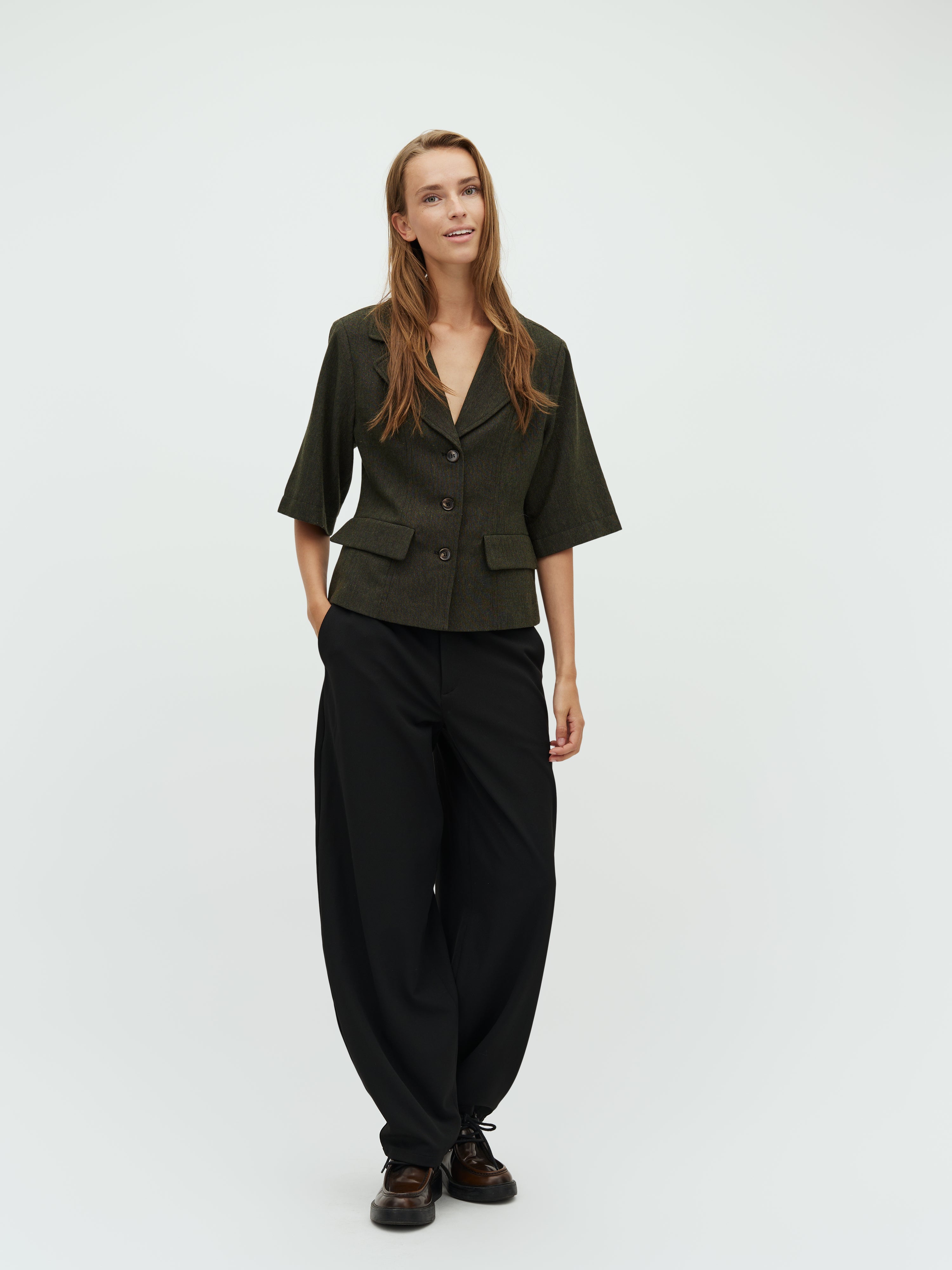 Silira-M_Black_Model_3