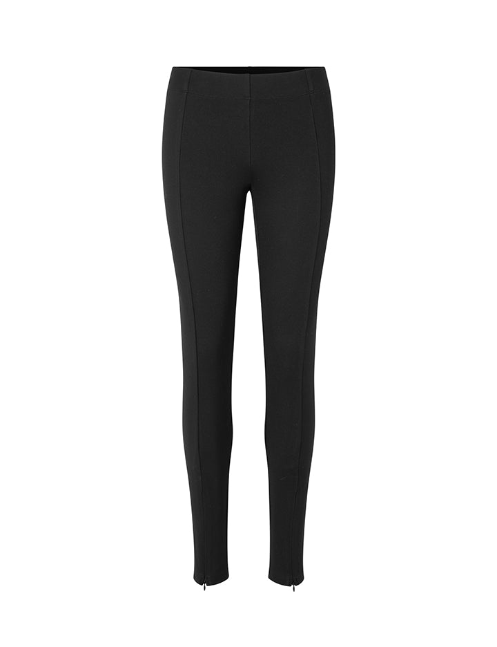 Kabeva-M_Black_Packshot_0