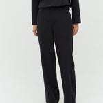 Rihnwen-M_Black_Model_1