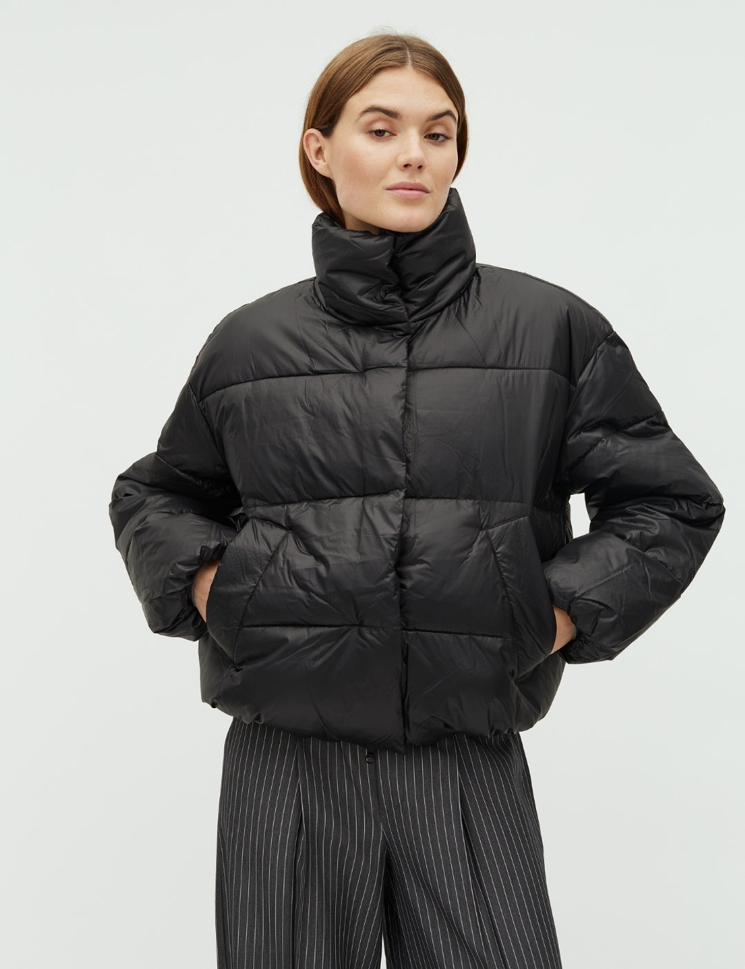 Seraphina-M_Black_Model_0